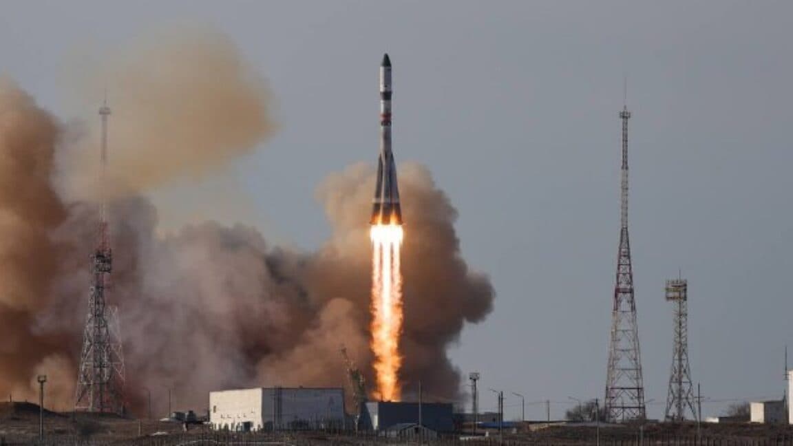 Rocket Report: Russia reopens gateway to ISS; Cape Canaveral hosts missile test