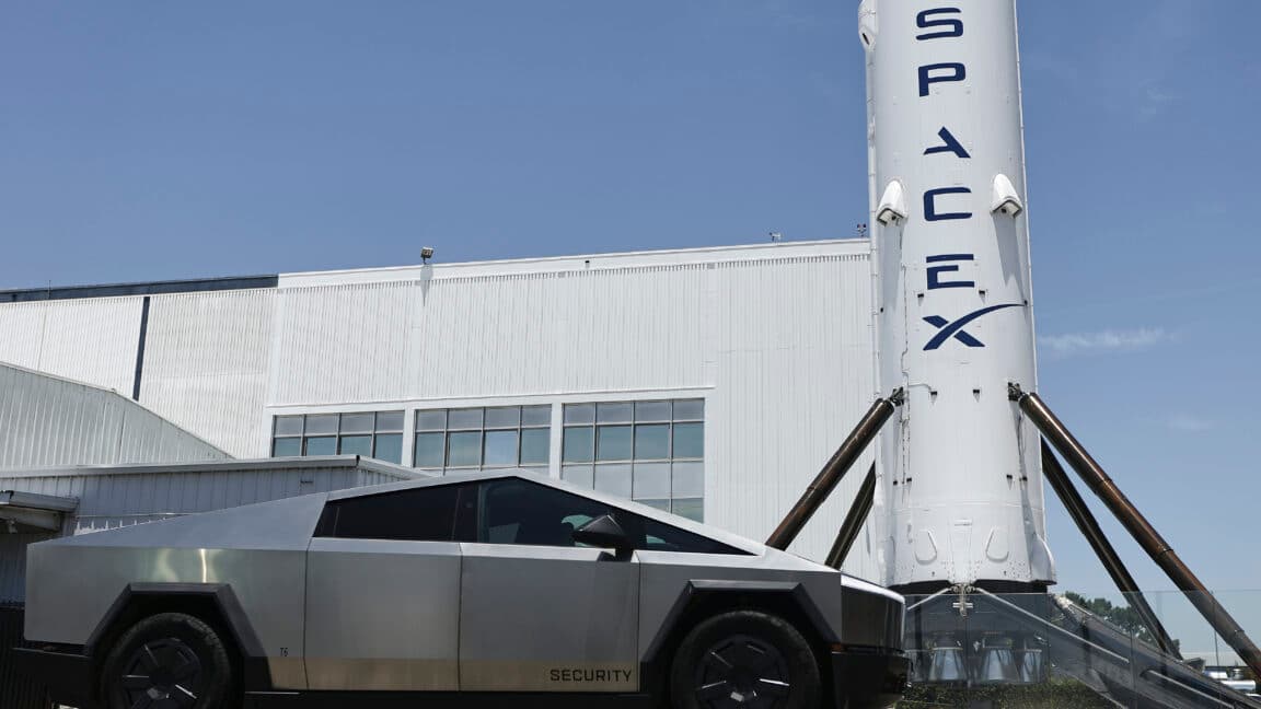 Benchmarks Resist Unprofitable AI Entrants, Shutting Out Ambitious SpaceX Offshoots