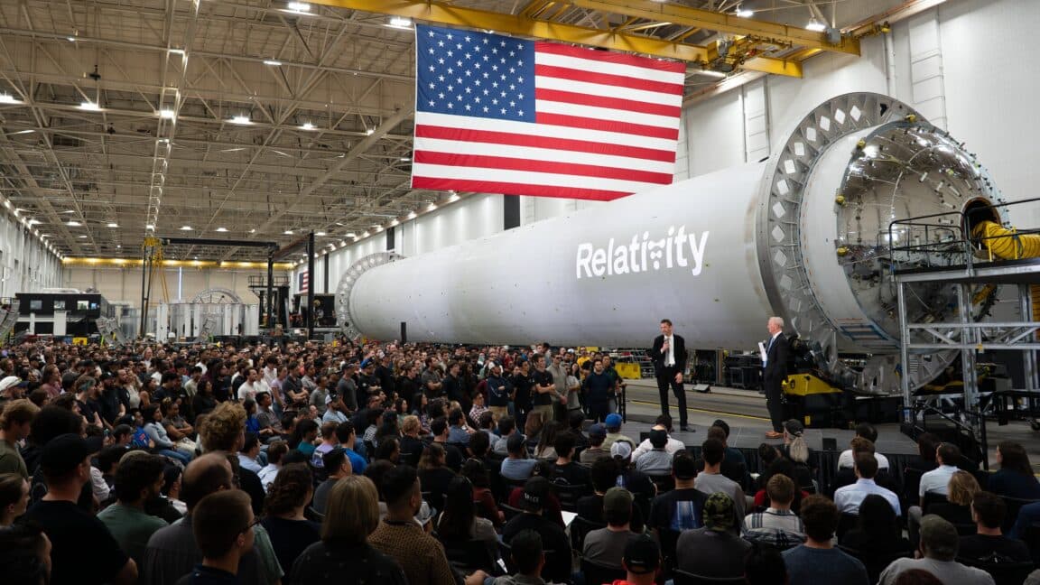 Private Space Rivals Gear Up: Blue Origin's Rebuild and Relativity's Red Planetary Push