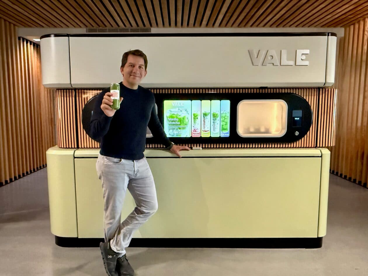 Coffee town meets its matcha: Robots help power ex-Axon leader’s Seattle beverage startup Vale