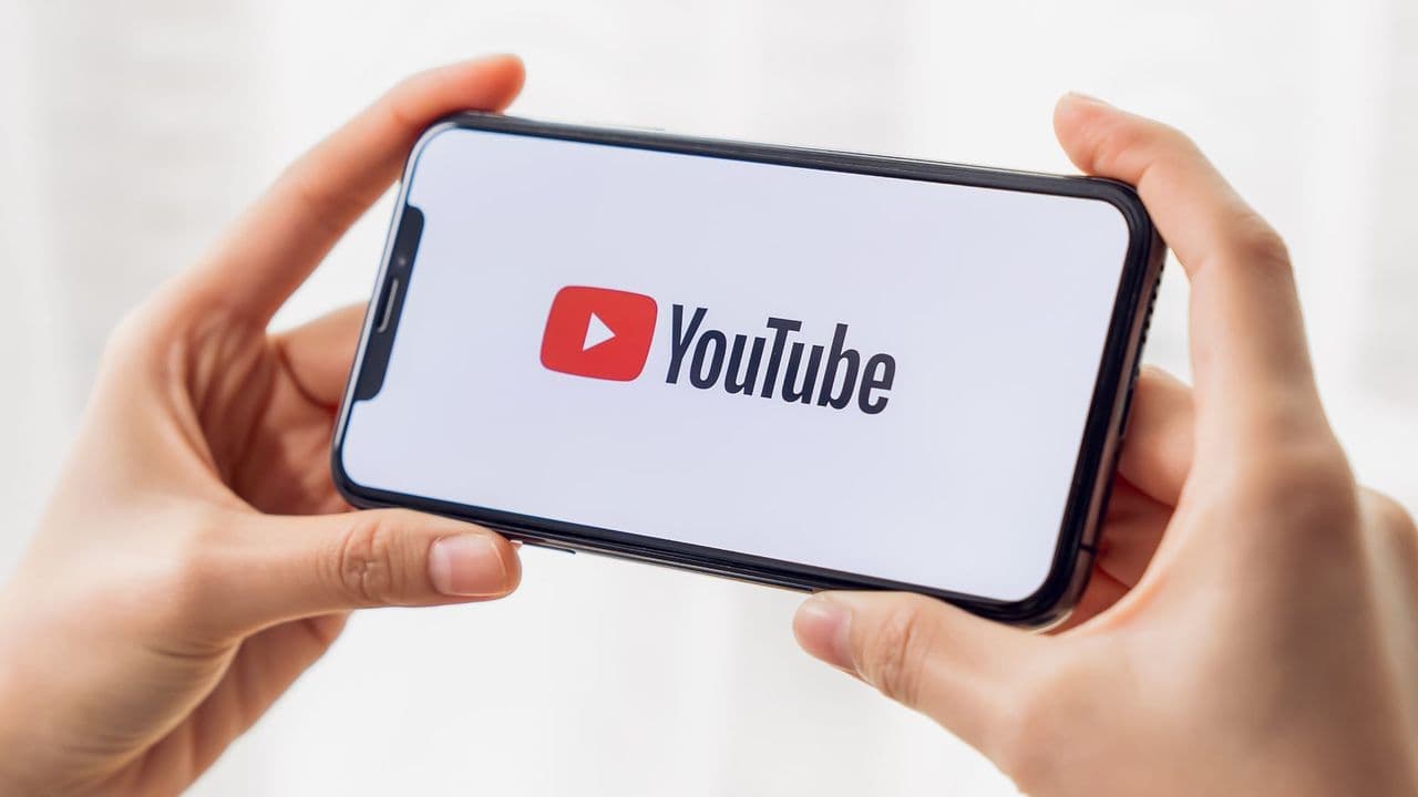 Forget YouTube Premium: YouTube's picture-in-picture mode is rolling out to everyone absolutely free