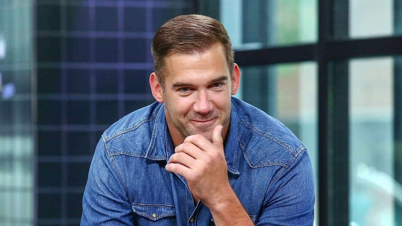 I asked ChatGPT to apply Lewis Howes’ ‘Greatness’ mindset to my life — and it completely changed how I approach work