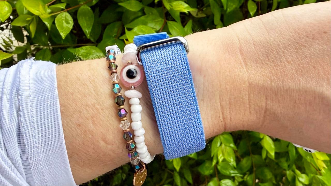 I spent two weeks with the $99 Fitbit Air — here are my 3 reasons to buy (and 3 reasons to skip)
