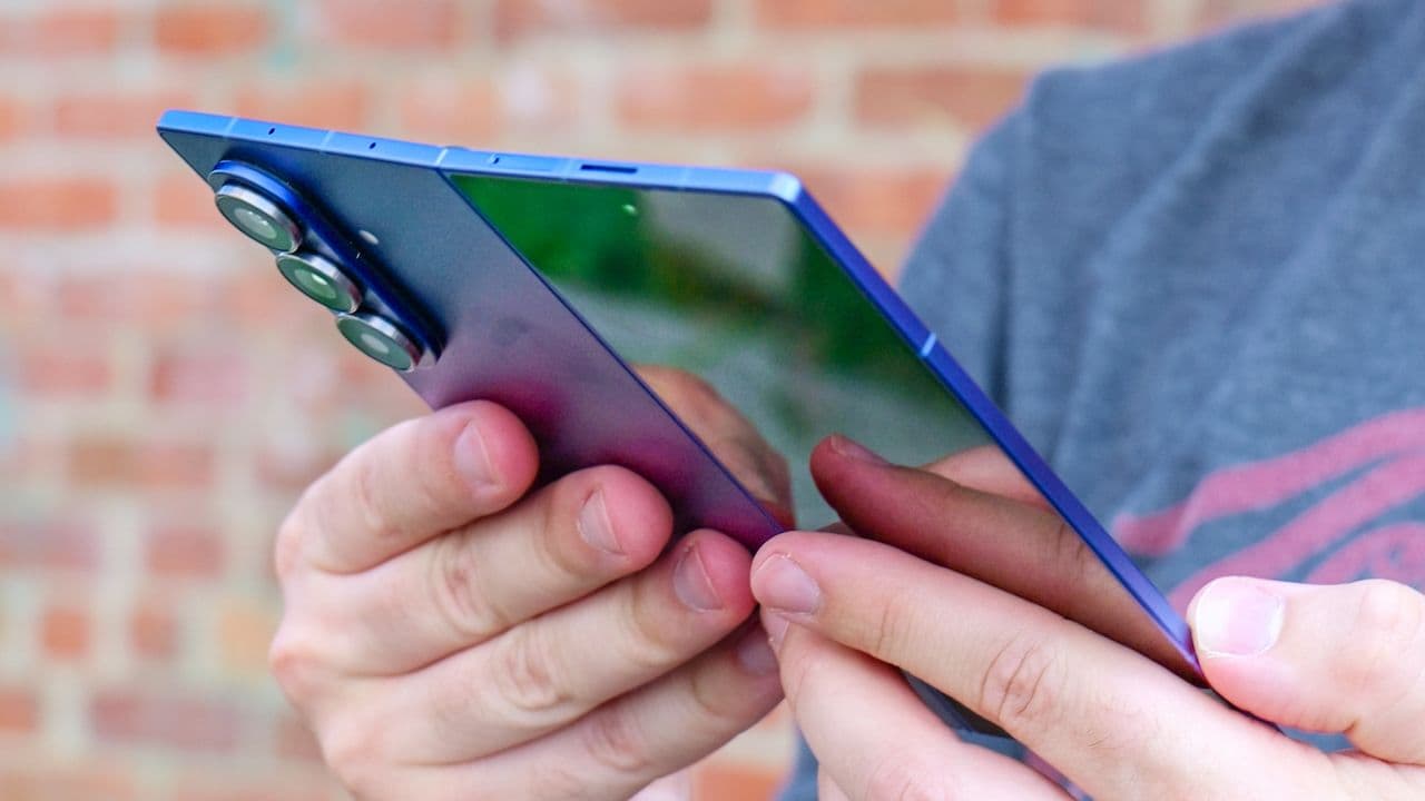 Samsung Galaxy Z Fold 8 Set to Ditch Display Crease