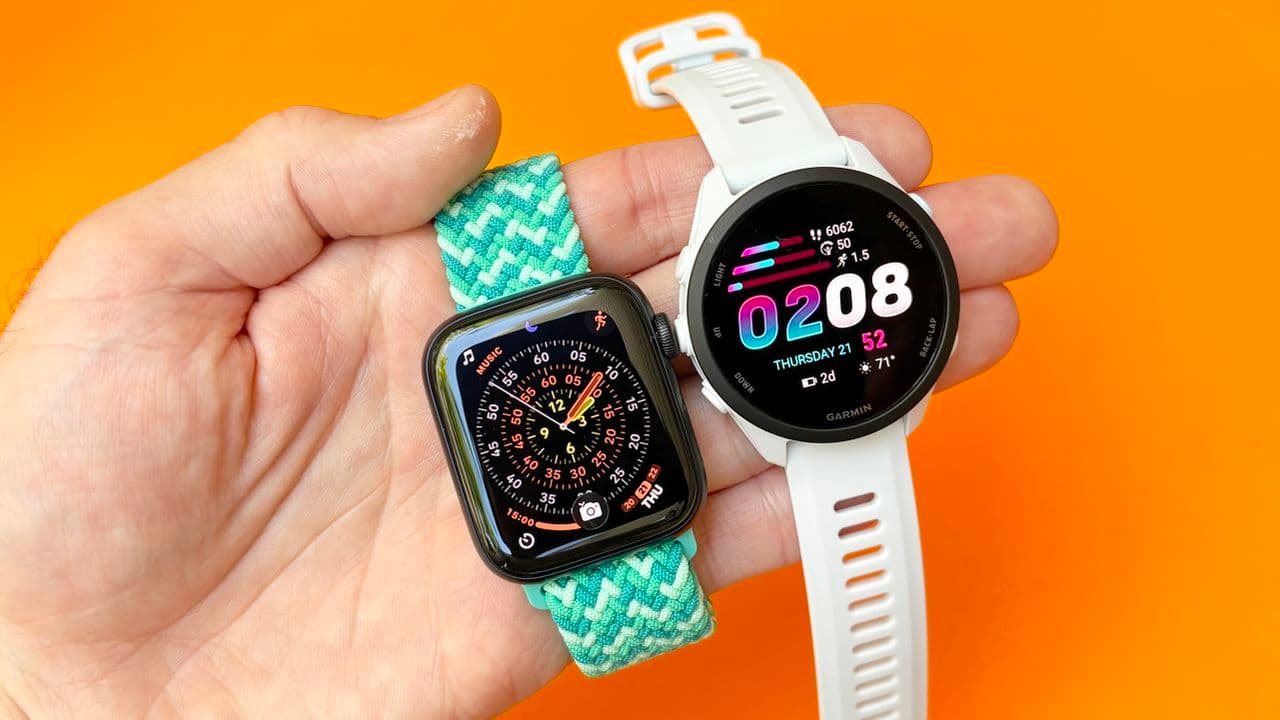 I walked 5,500 steps with the Apple Watch SE 3 vs Garmin Forerunner 70 — and this smartwatch won