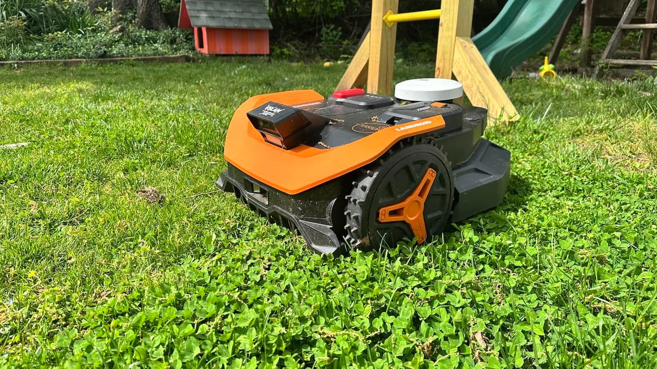 I’ve been using this $1,000 robot lawnmower for a month — 3 things I like, and 2 I don’t