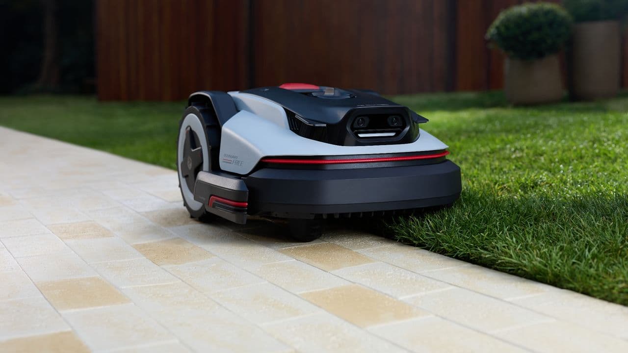 Roborock Revolutionizes Lawn Care with AI-Powered Robot Mower Breakthrough