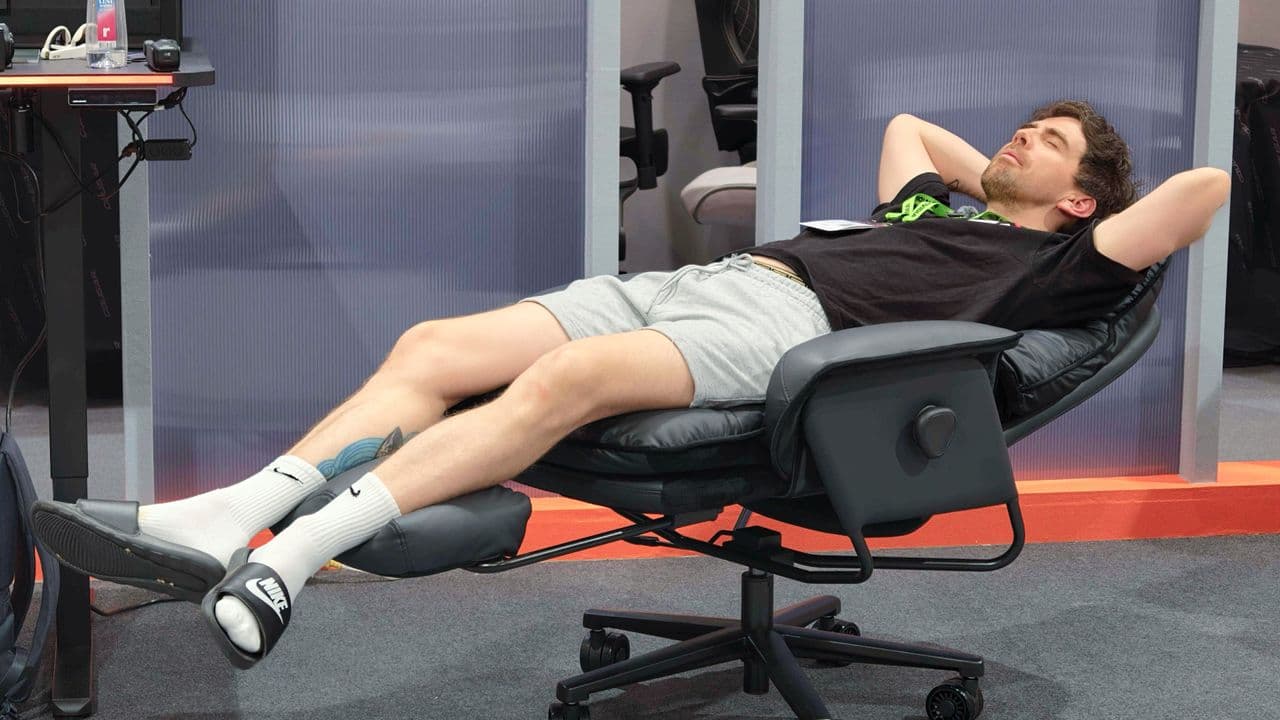 I just sat on my dream gaming chair, and now I’m fighting the urge to take a nap to tell you about the Cougar Arker