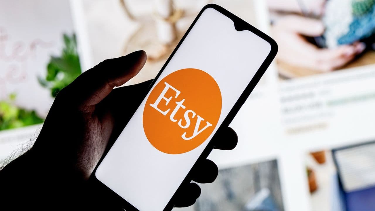 Upgrading Indian Interiors with AI: A Surprisingly Simple Etsy Solution