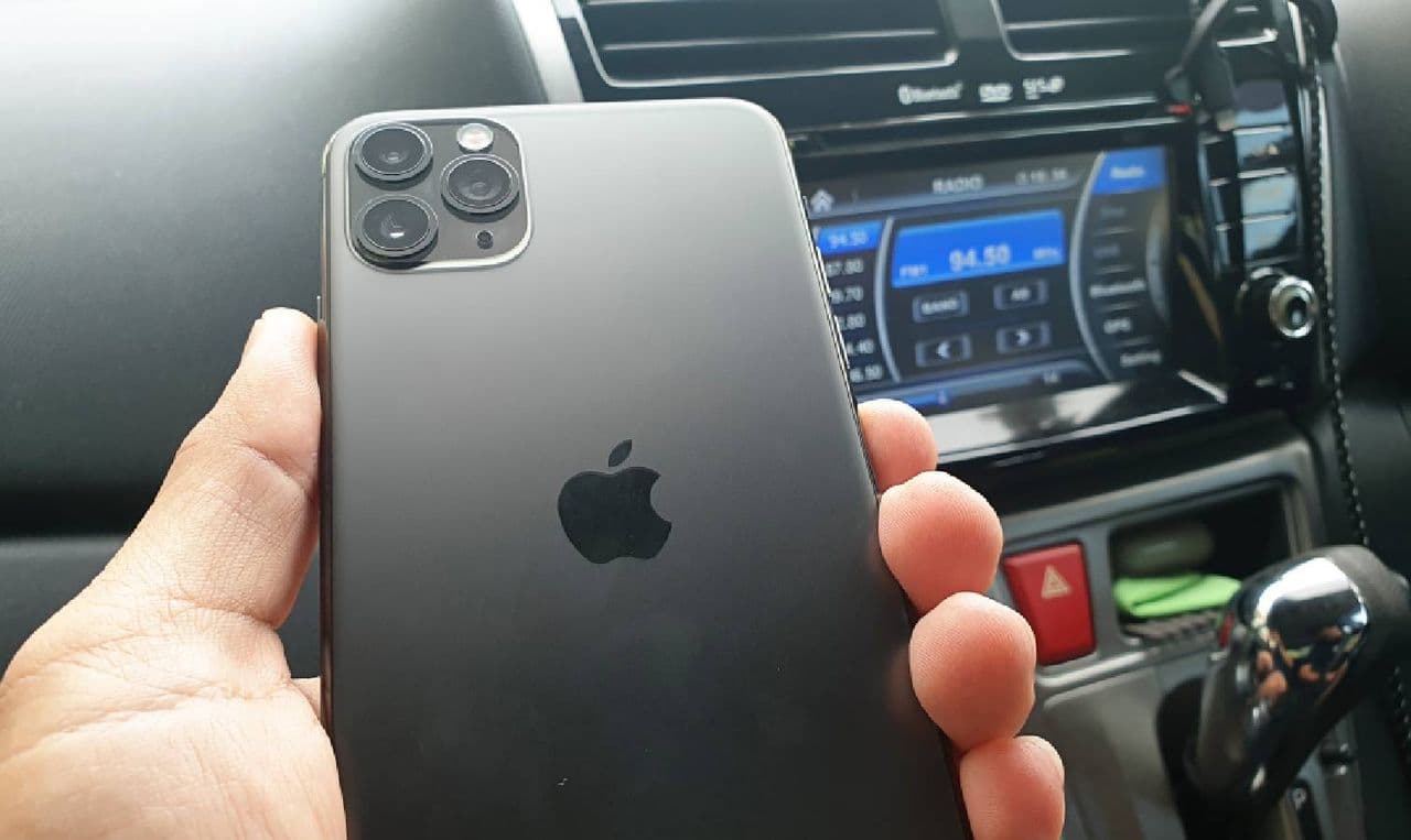 You can turn your old phone into a free dashcam in just 3 steps — here's how