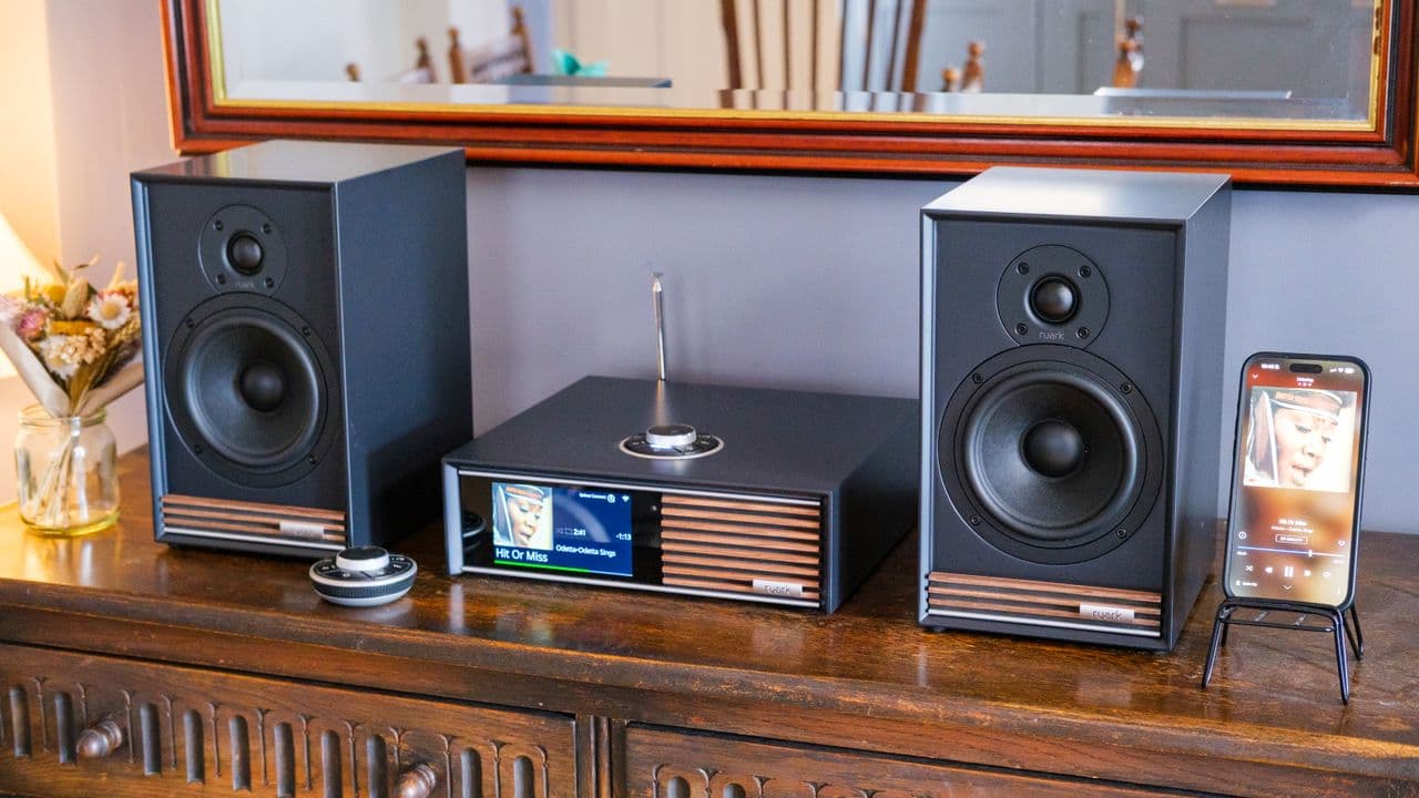 Ruark Audio Sabre-R: Sophisticated Bookshelf Speakers for Discerning Listeners