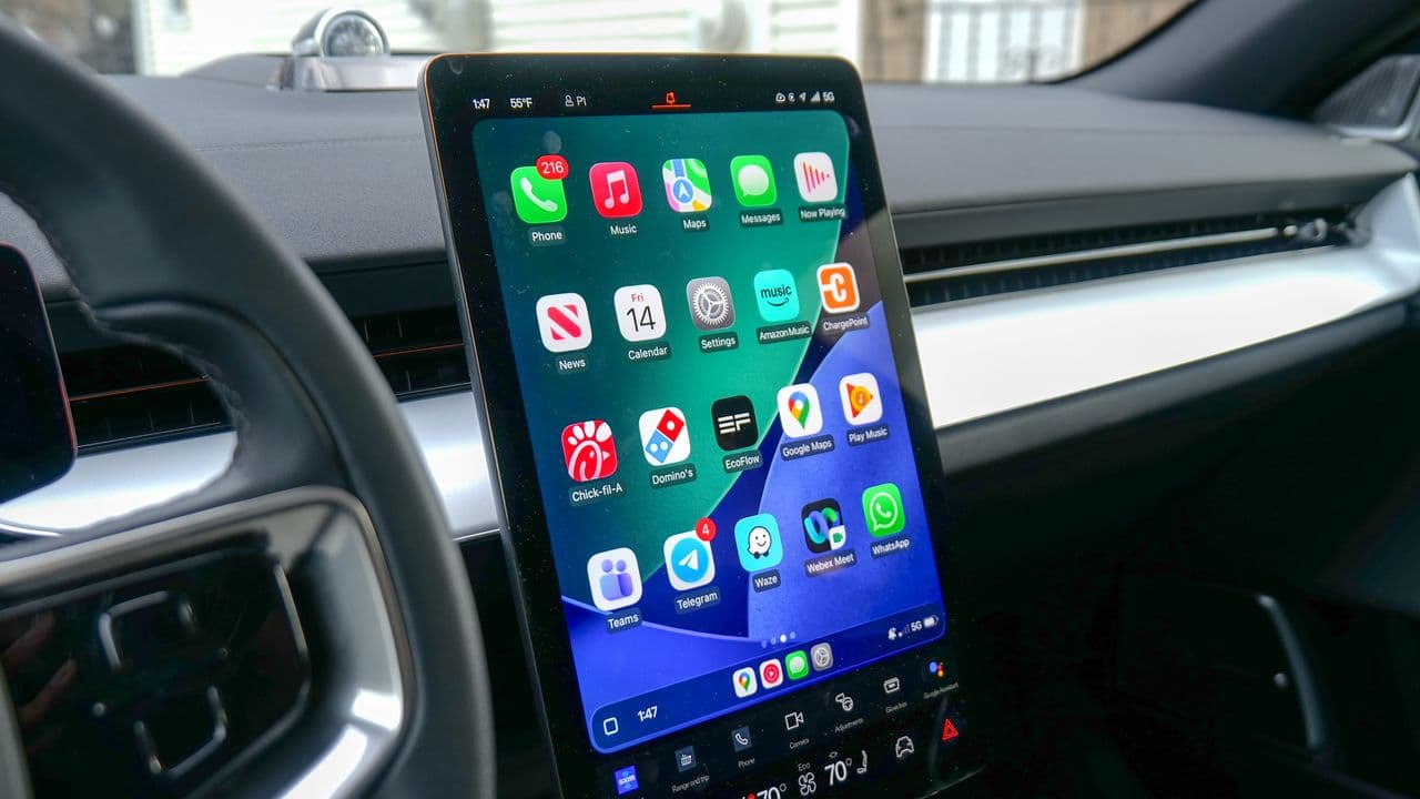 What these 5 new iOS 27 Apple CarPlay features mean for your car