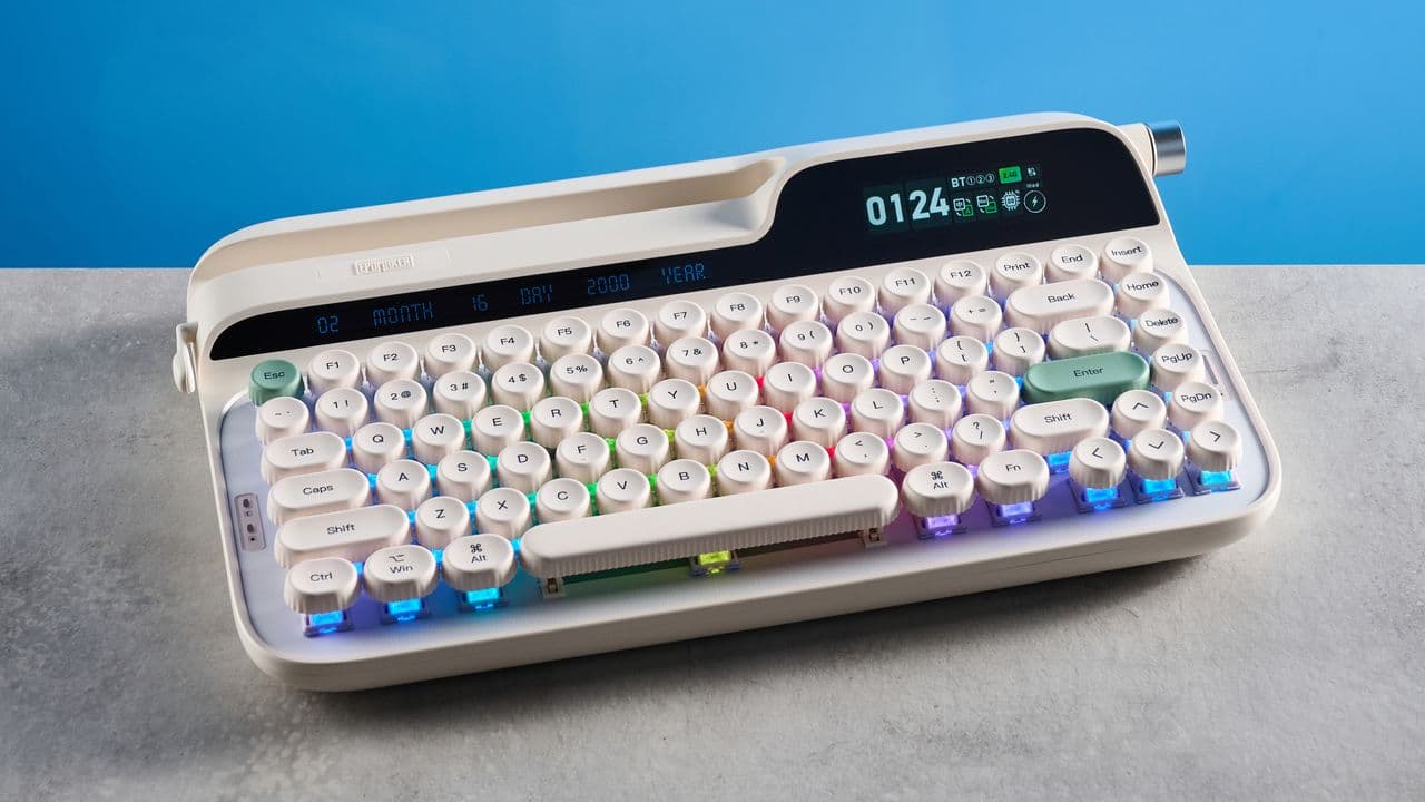 Typewriter Revival: Epomaker Glyph Steals Hearts with Retro Typing Charm