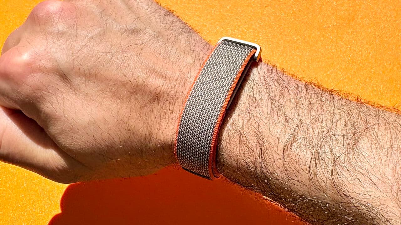 The Fitbit Air only has one ‘smart’ feature — and it's totally changed the way I start my day