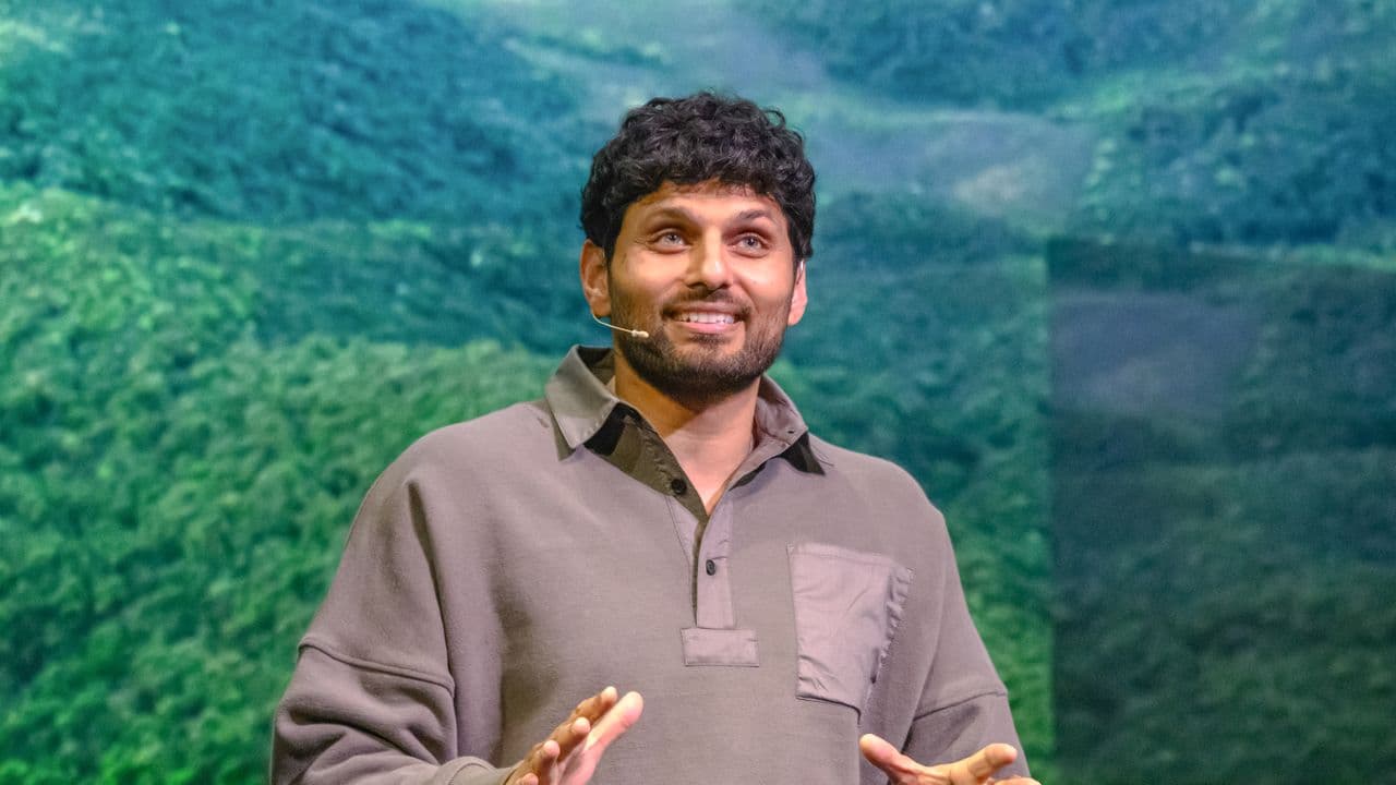 I asked NotebookLM to help me think like Jay Shetty — and it nailed my biggest blind spot