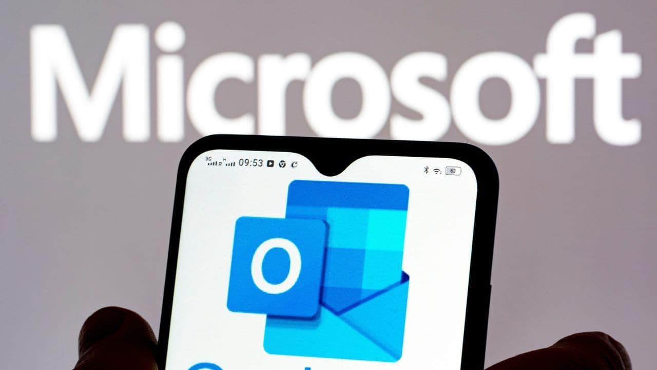 Outlook is down — the latest on the ongoing Microsoft outage