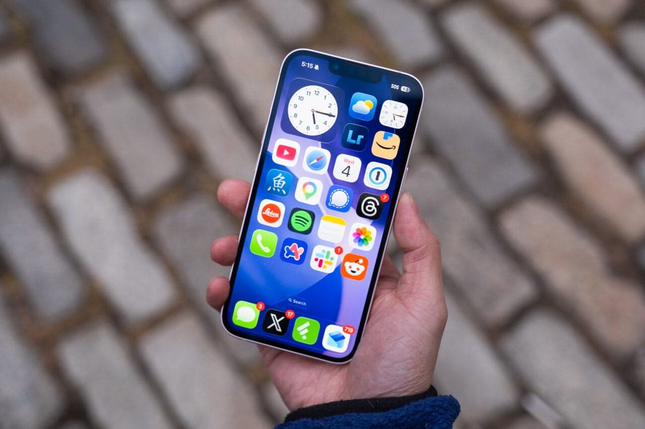 Apple's AI-Powered Password Manager Now Automatically Resets Hacked Accounts