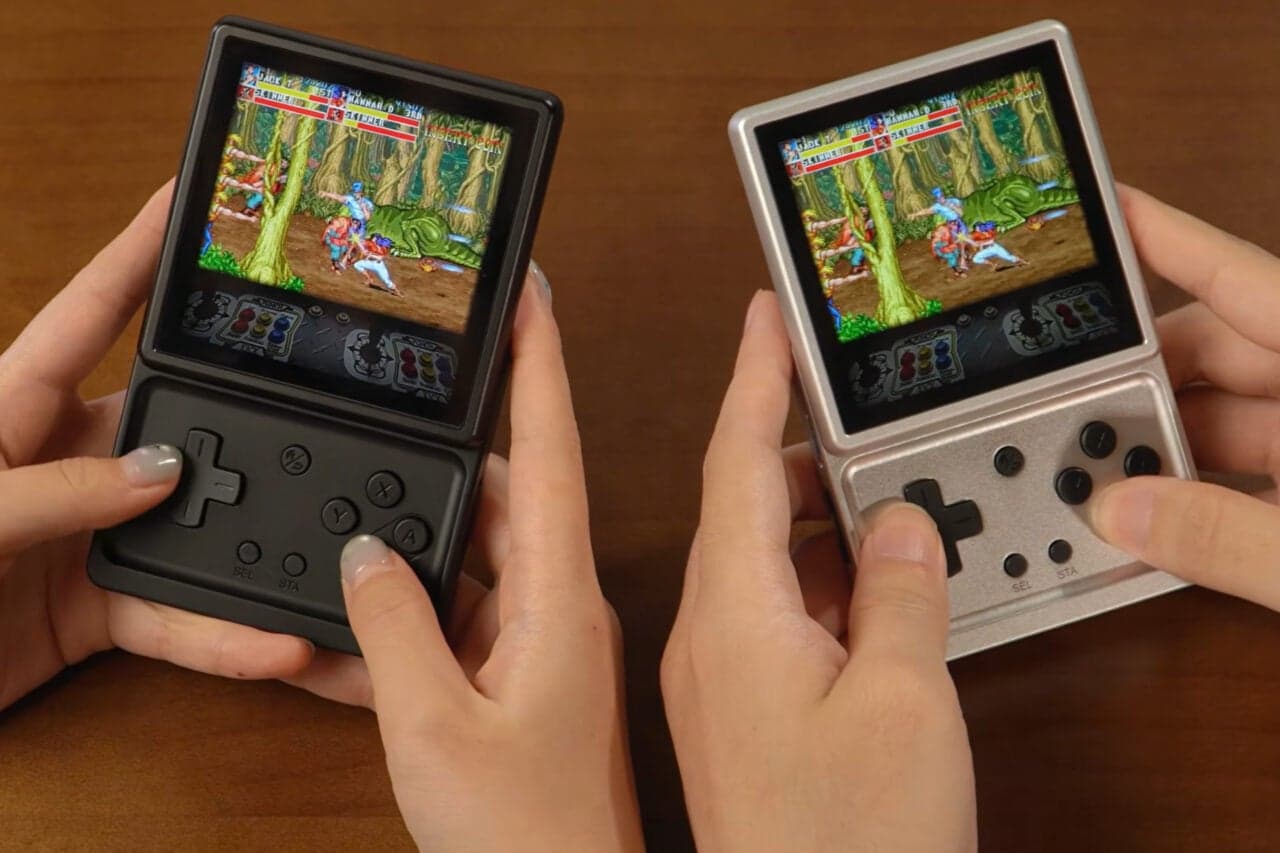 23 Years After the SP, This Handheld May Finally Improve the Game Boy