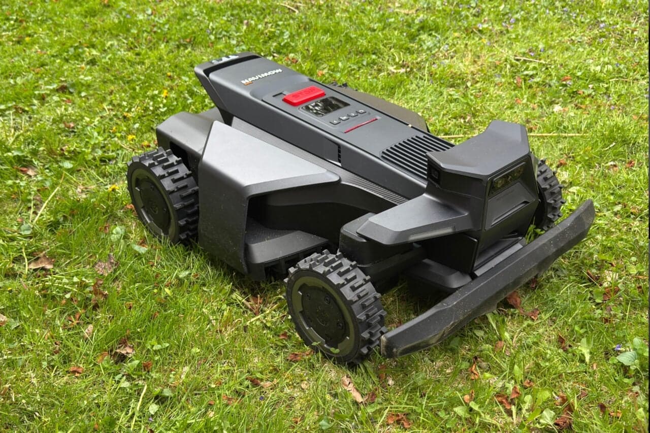 Segway Navimow X430 Review: A Featureful Mow-Bot