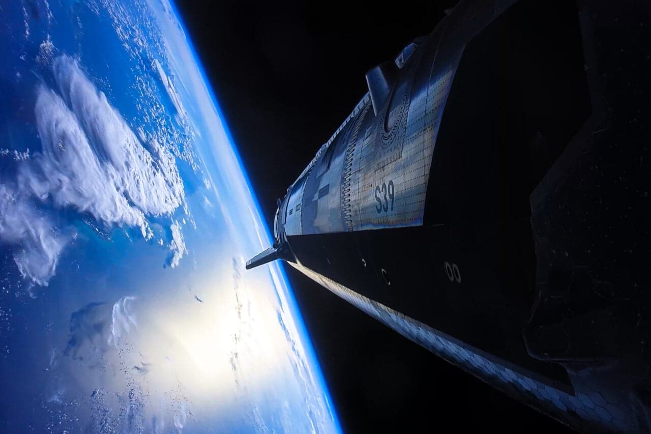 SpaceX’s Next Big Business Could Be Building Stuff in Space