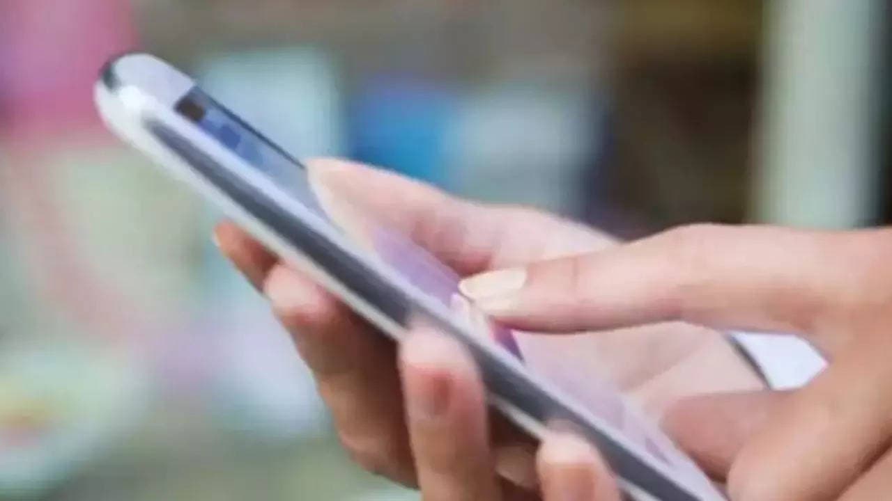 India’s mobile app revenue jumps 33% to $300 million, led by AI and short-form content surge