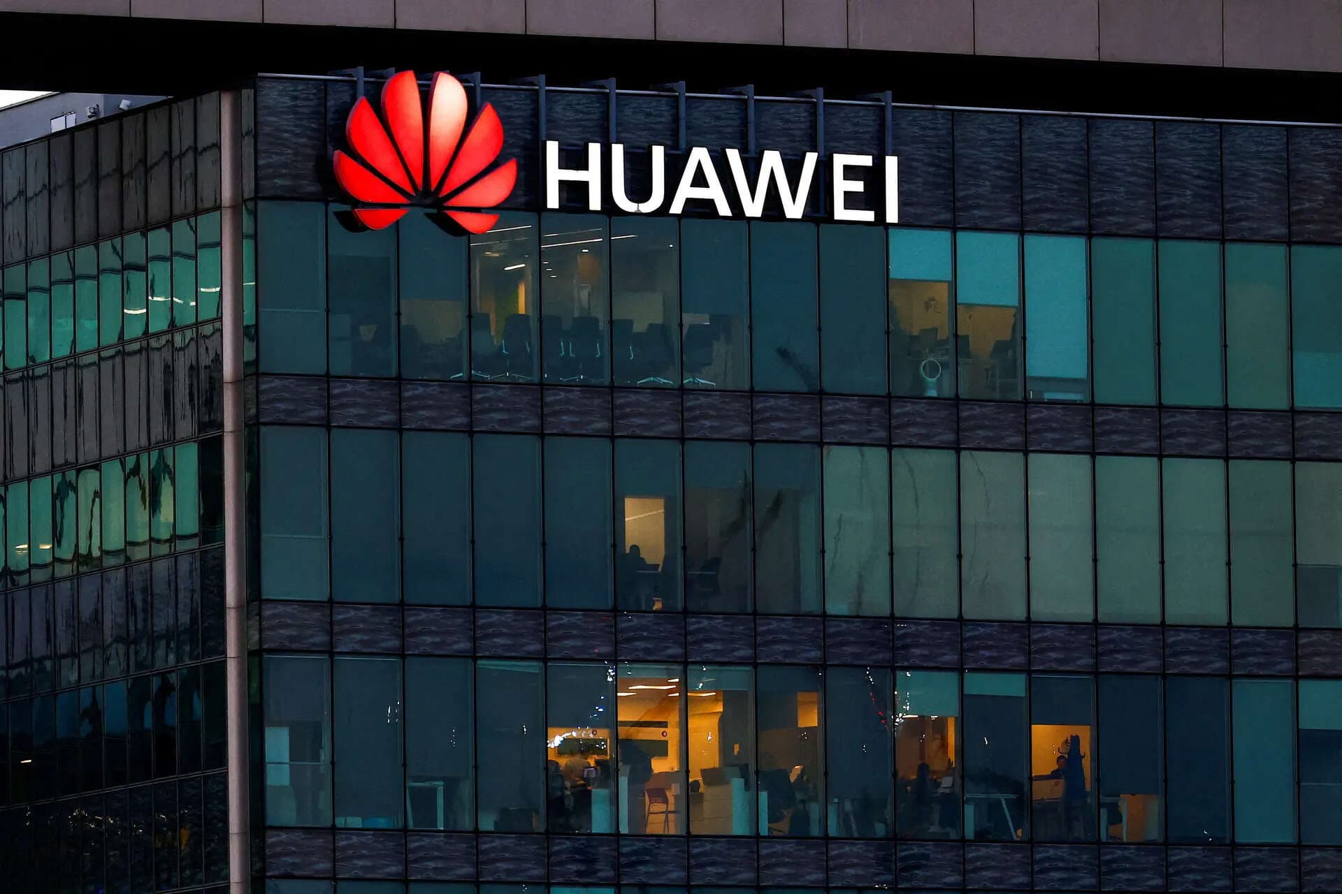 Huawei to invest $2.6 billion on R&amp;D in smart driving technologies