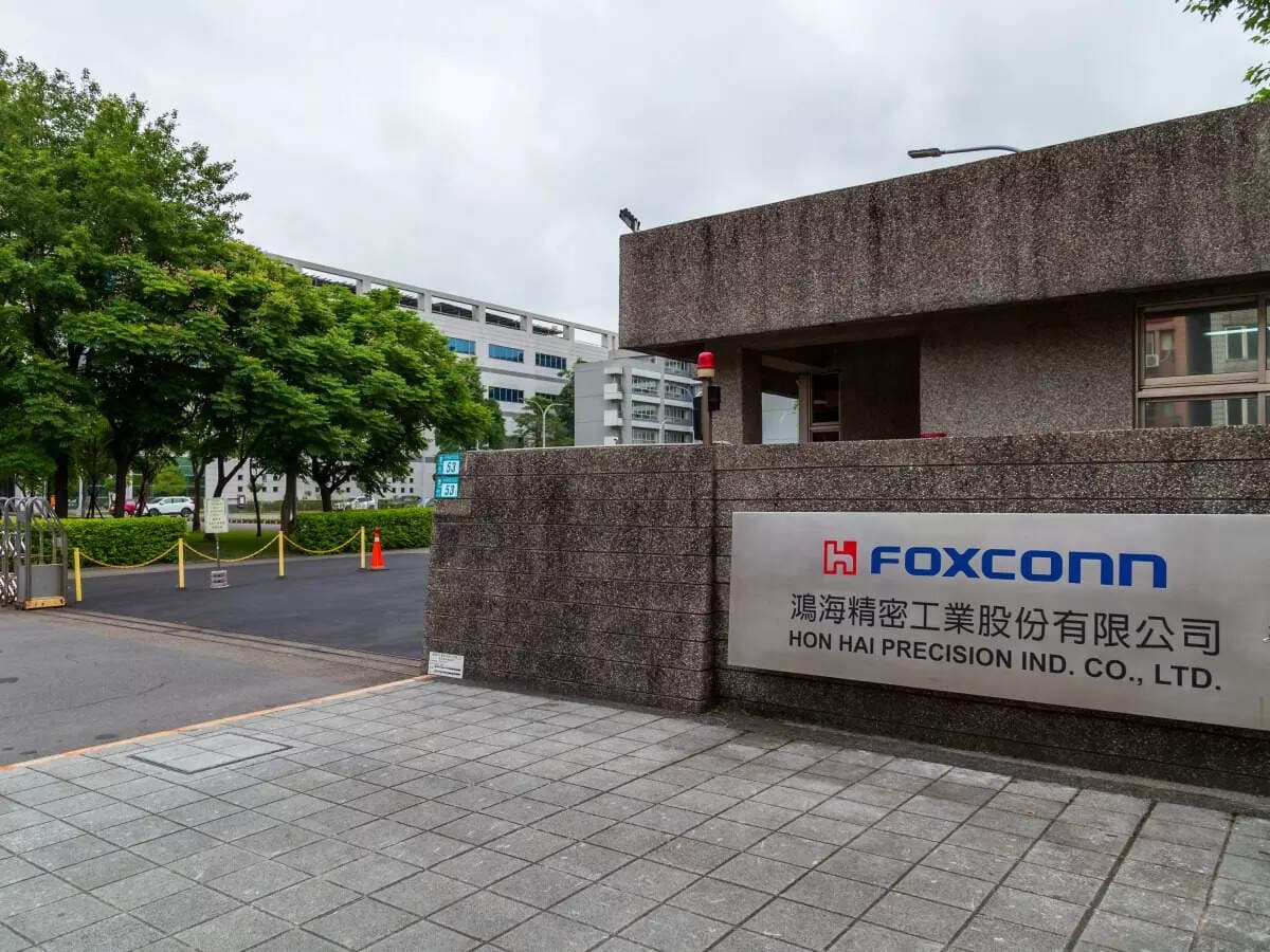Foxconn is 'closely cooperating' with local authorities in infanticide case