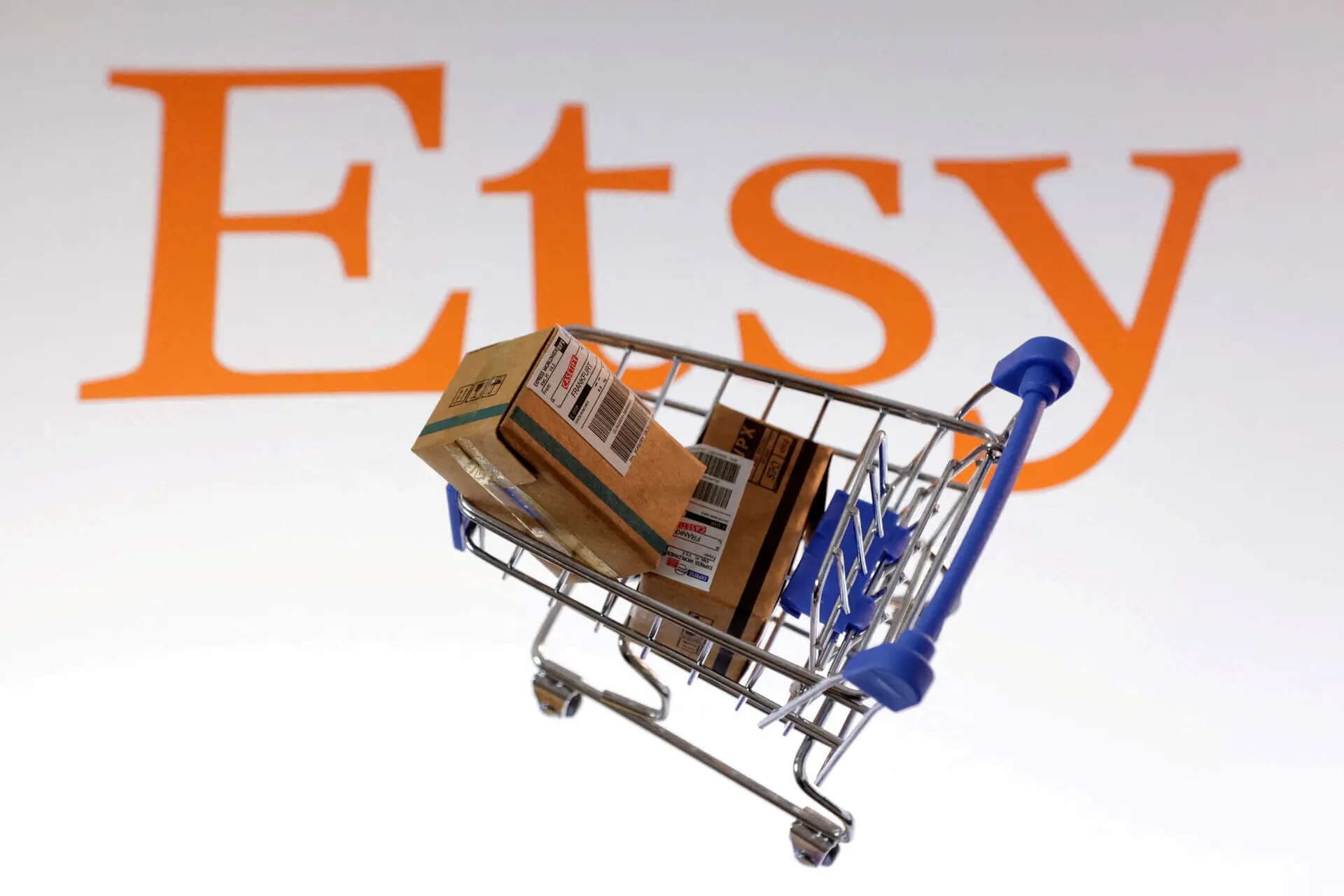 Online marketplace Etsy beats revenue estimates on steady demand