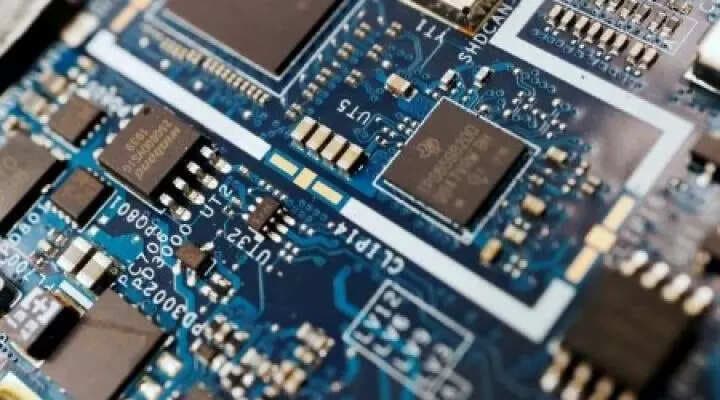 Chip companies chase expert chefs to serve expats