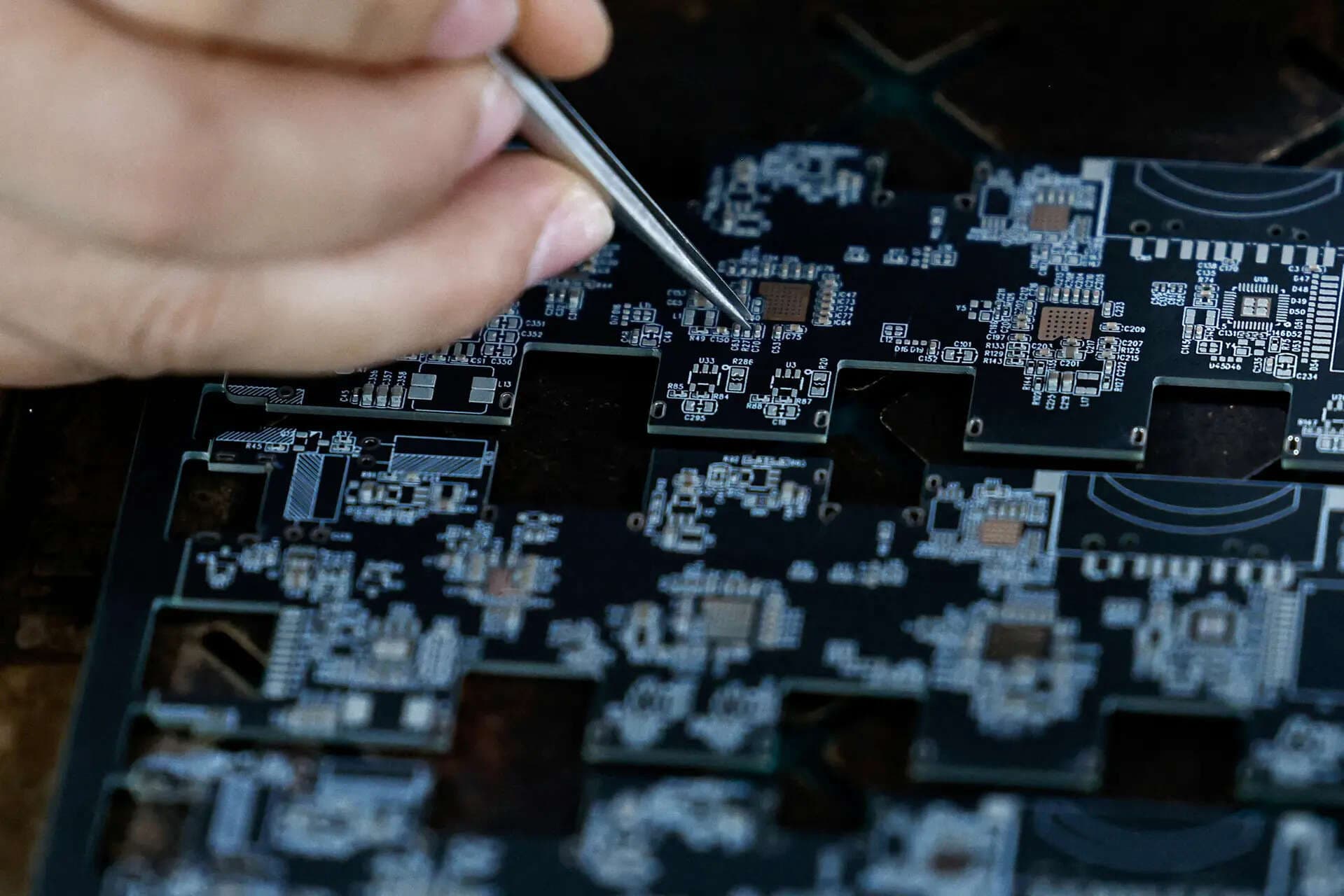 Govt eyeing minimum design skills target for component scheme companies