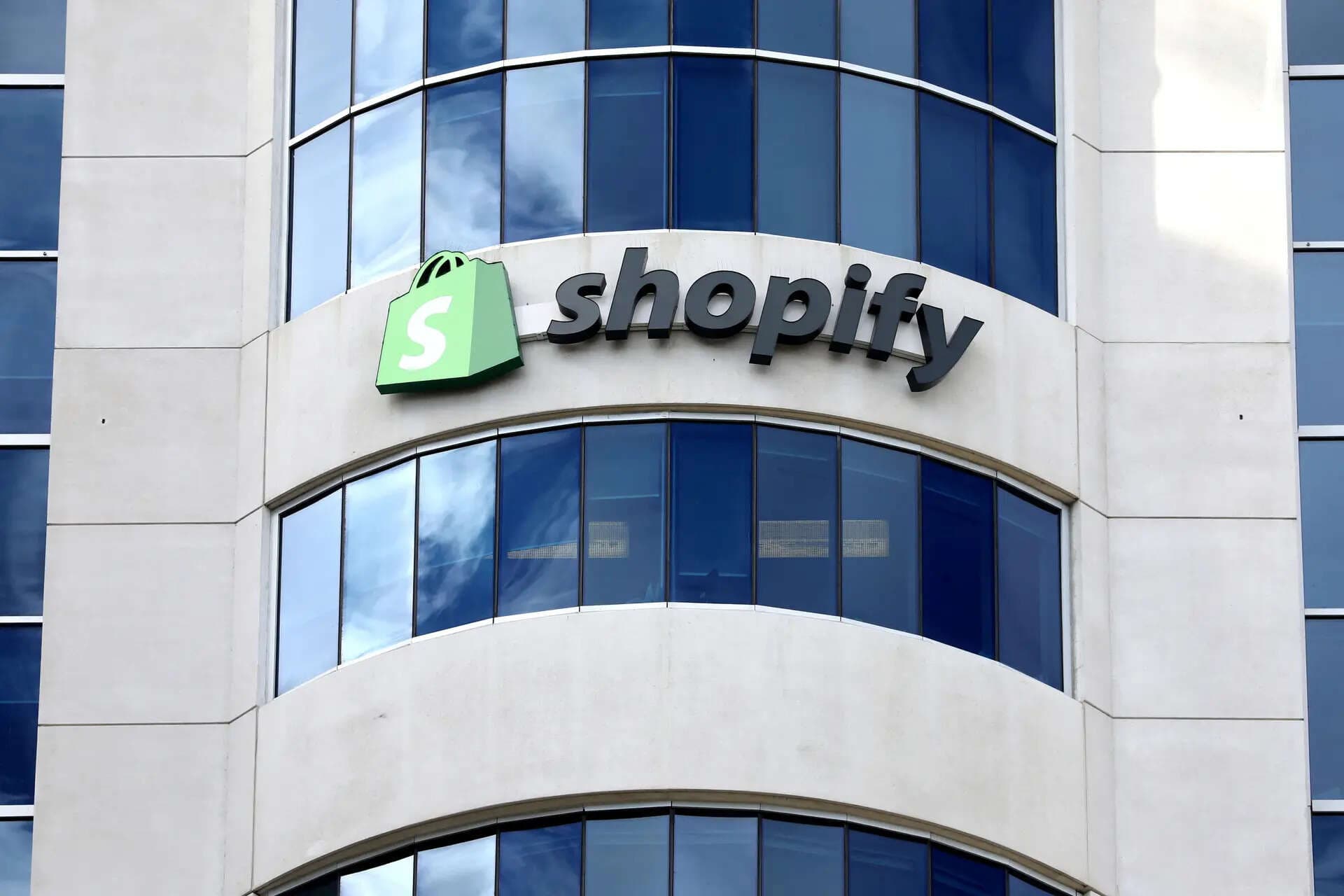 Canada's Shopify Q1 revenue rises 34% on broad growth
