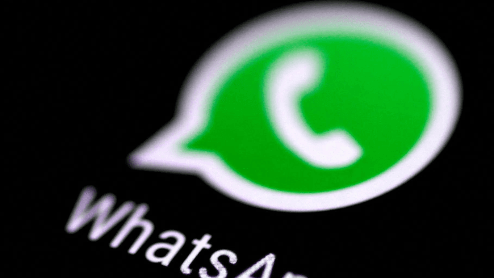 Meta offers rival AI chatbots free access to WhatsApp for a month