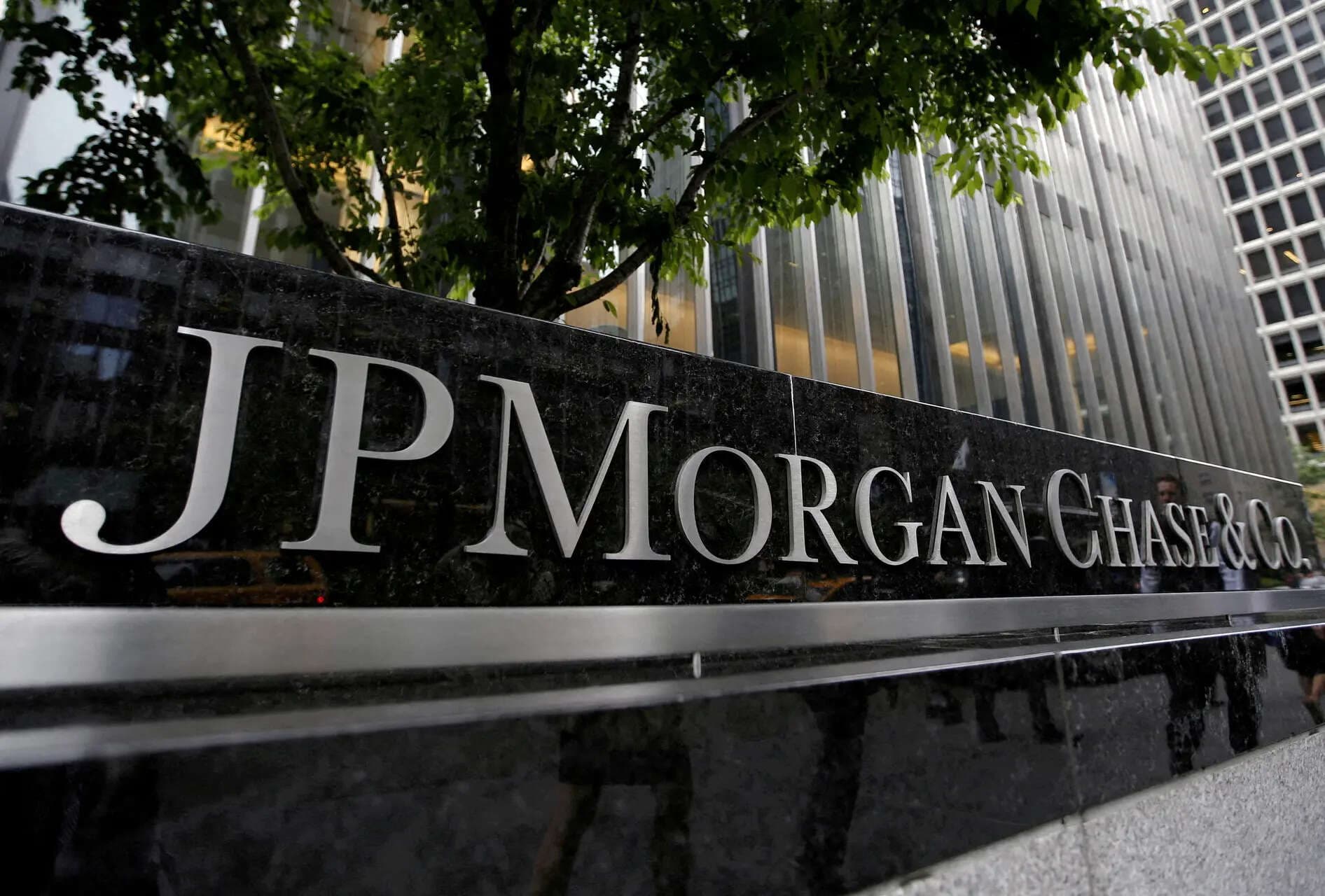 JPMorgan rolls out AI tools in investment banking globally, senior banker says