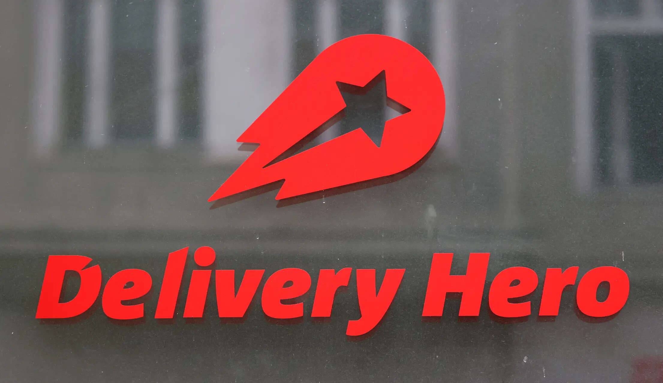 Prosus Eyes Bolstering Delivery Hero Stake Amidst Uber Acquisition Threat