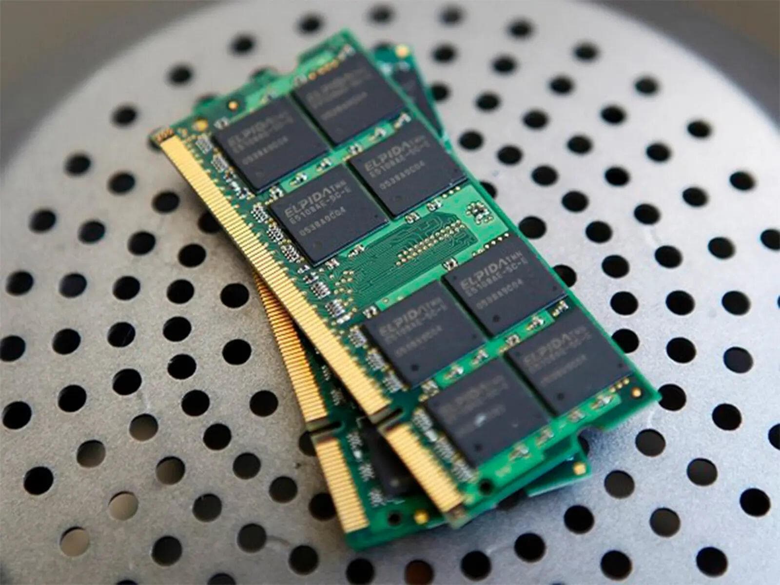 Chinese chip manufacturers gain momentum in AI memory sector