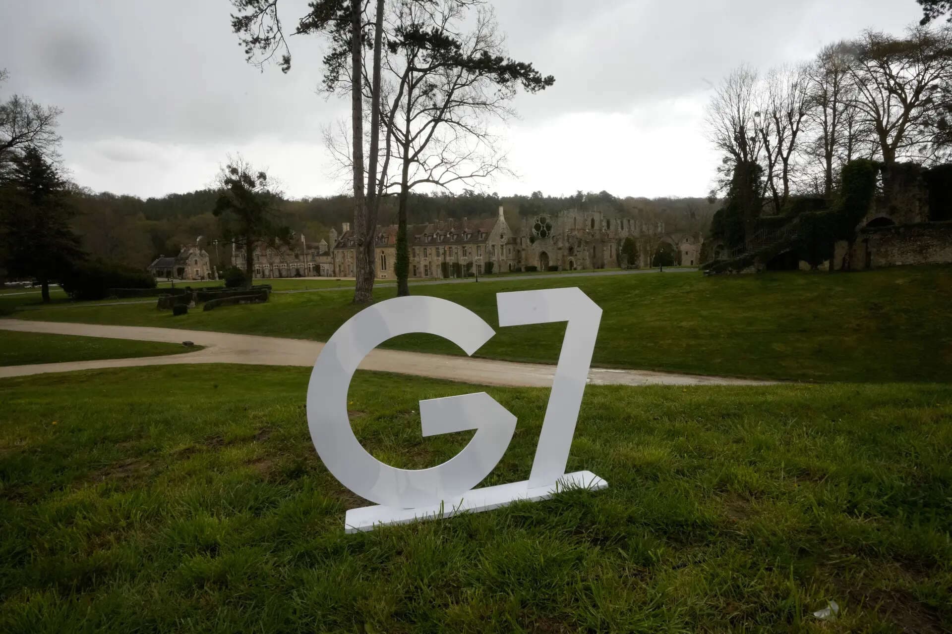 Tech leaders tackle energy and regulations at G7 summit