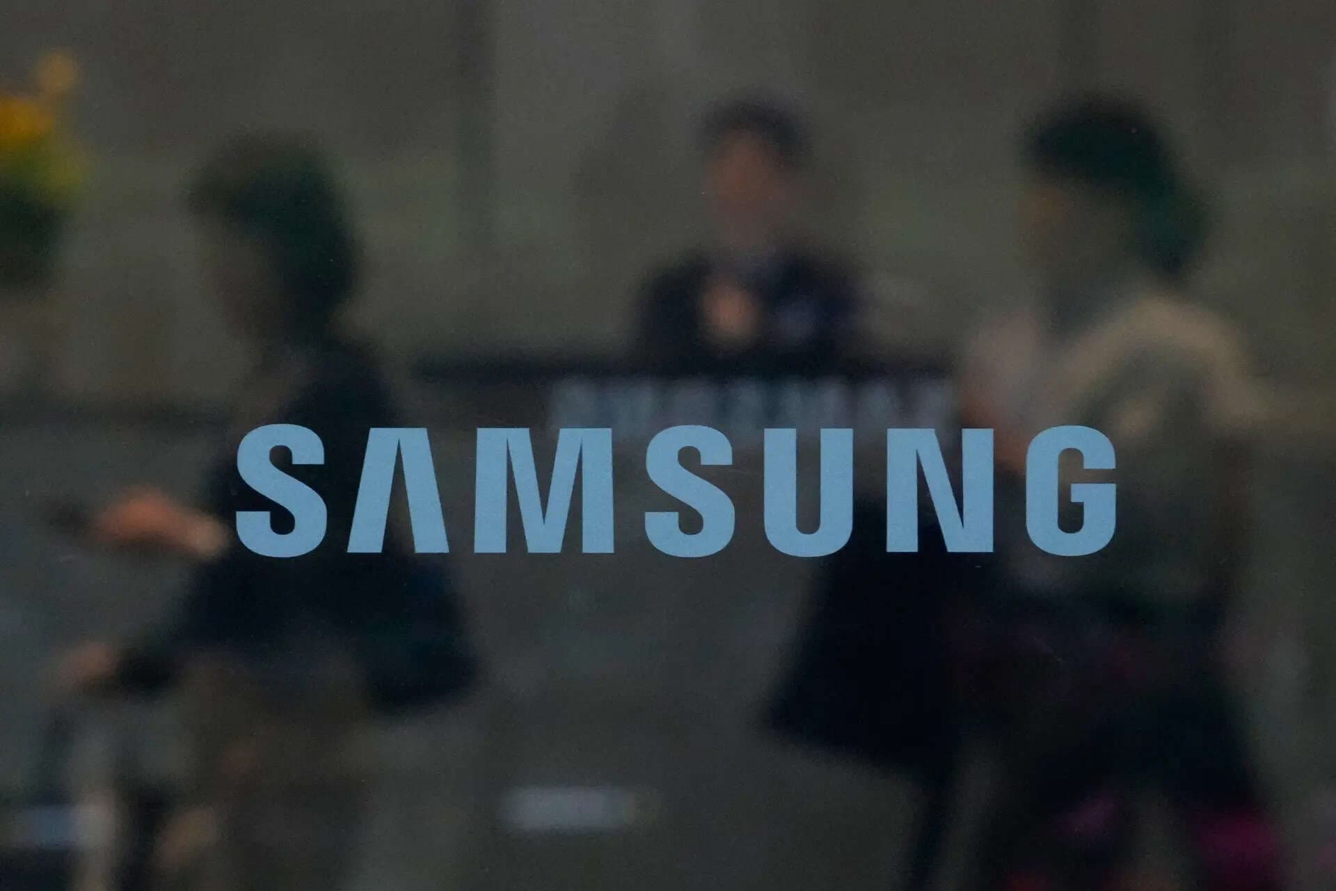 Samsung Brings Cutting-Edge AI Chatbots to Global Markets After Regulatory Delays