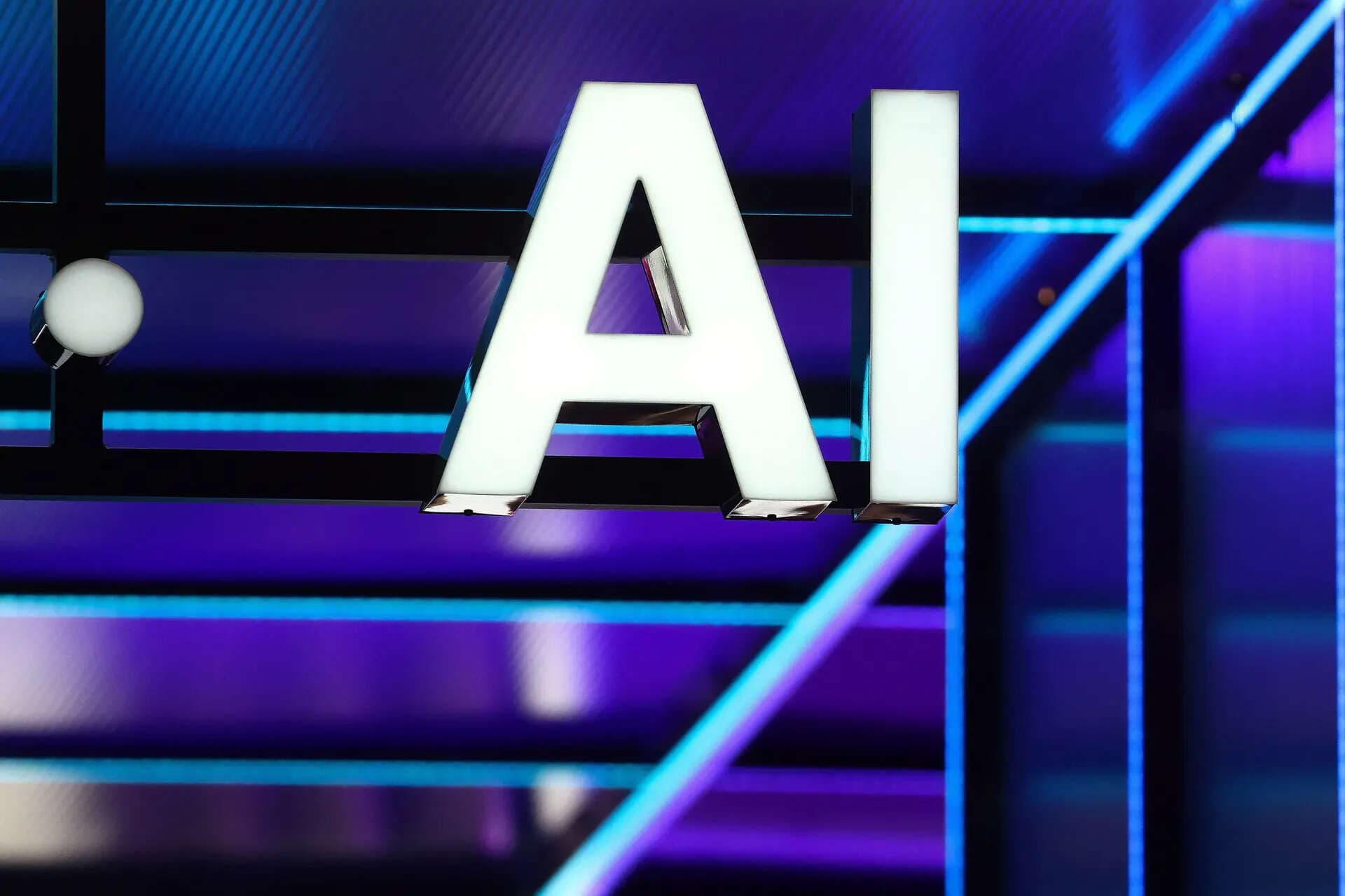 Tech founders shift focus from chatbots to advanced 'world models' in AI