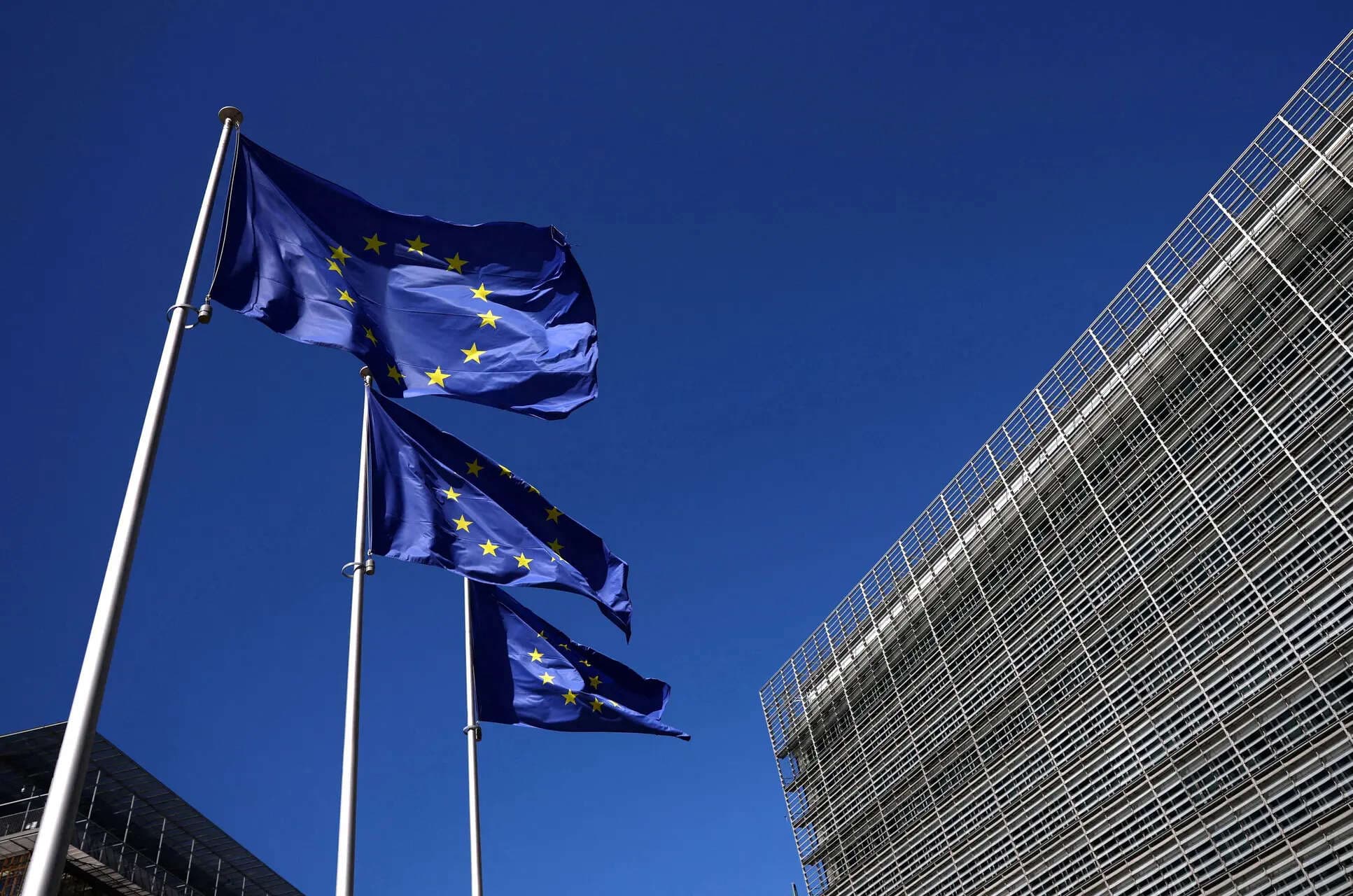 EU Tech Leader and Apple CEO Discuss AI Challenges Ahead