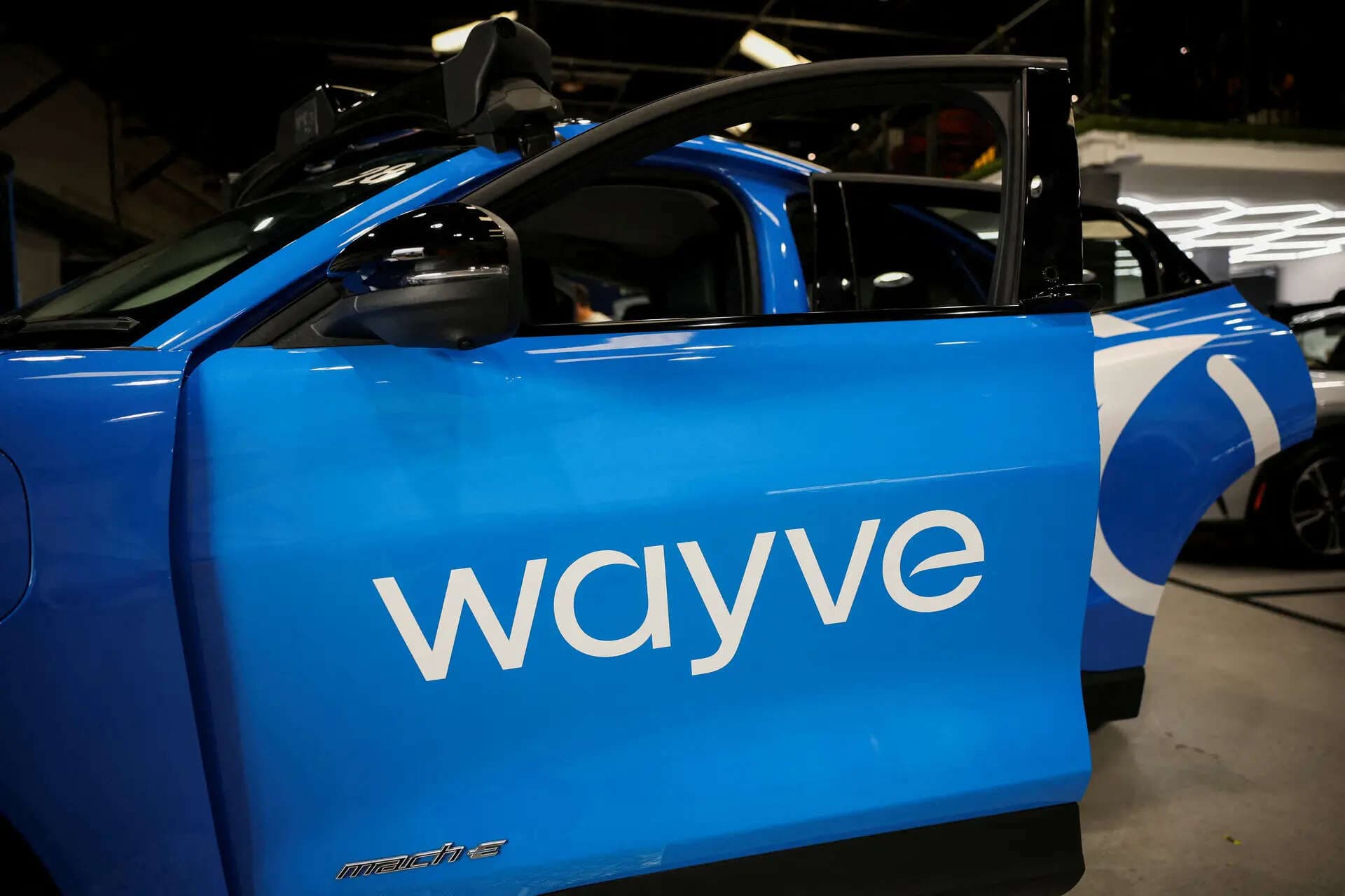 Wayve attracts car manufacturers with human-like AI driving technology