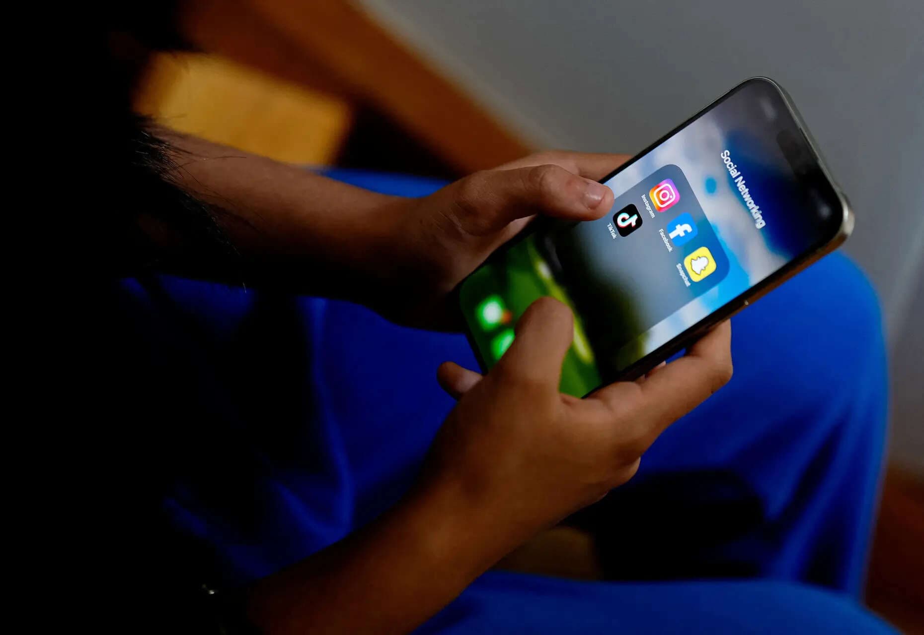 Indian-style Social Media Ban Hits Hurdle in Age Verification Push