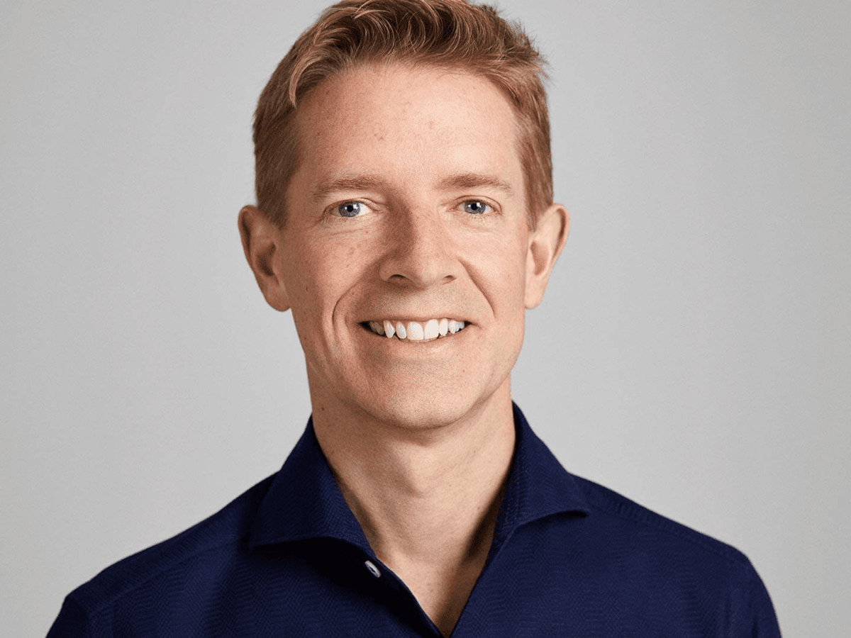 SoftBank Taps Goldman Alum Mark Agne for Vision Fund Financial Leadership