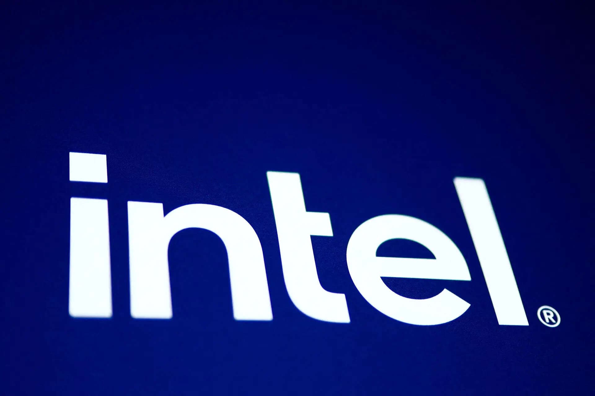 Intel Advances Laptop Chip Production with ASML's Tech