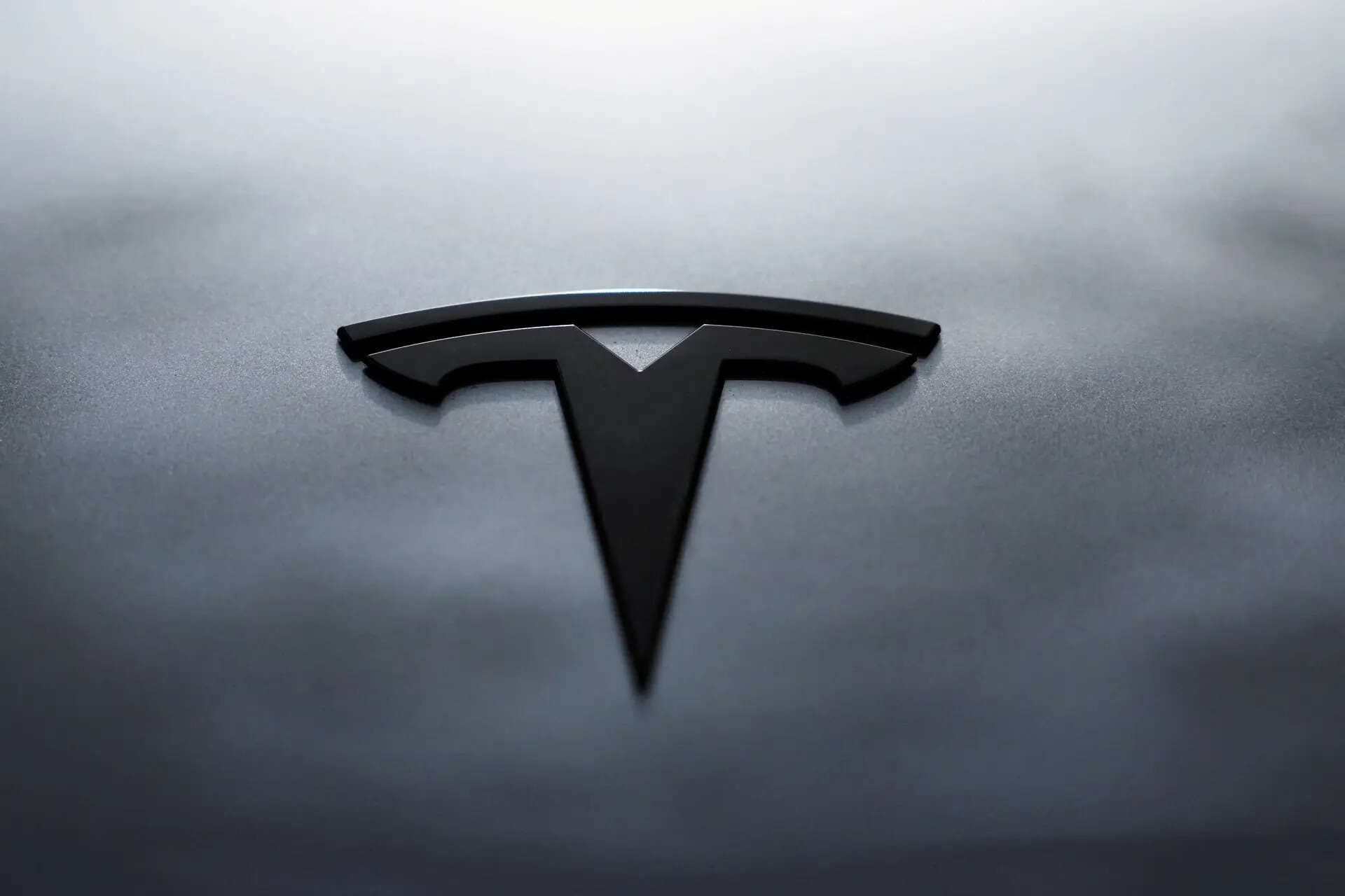Tesla Recalls Cars