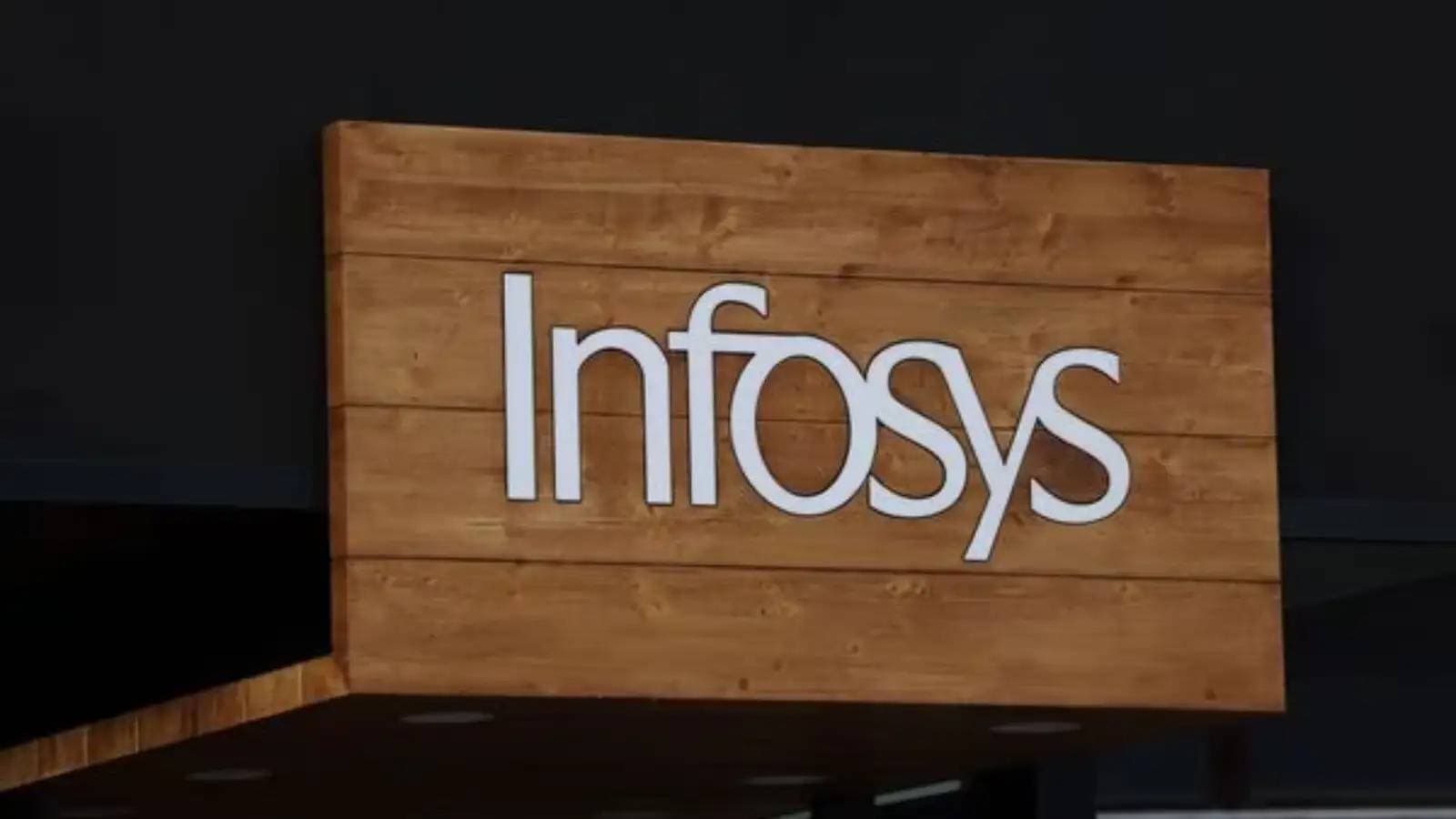 Infosys Reduces Workforce by 532 Amid Graduate Hiring Surge