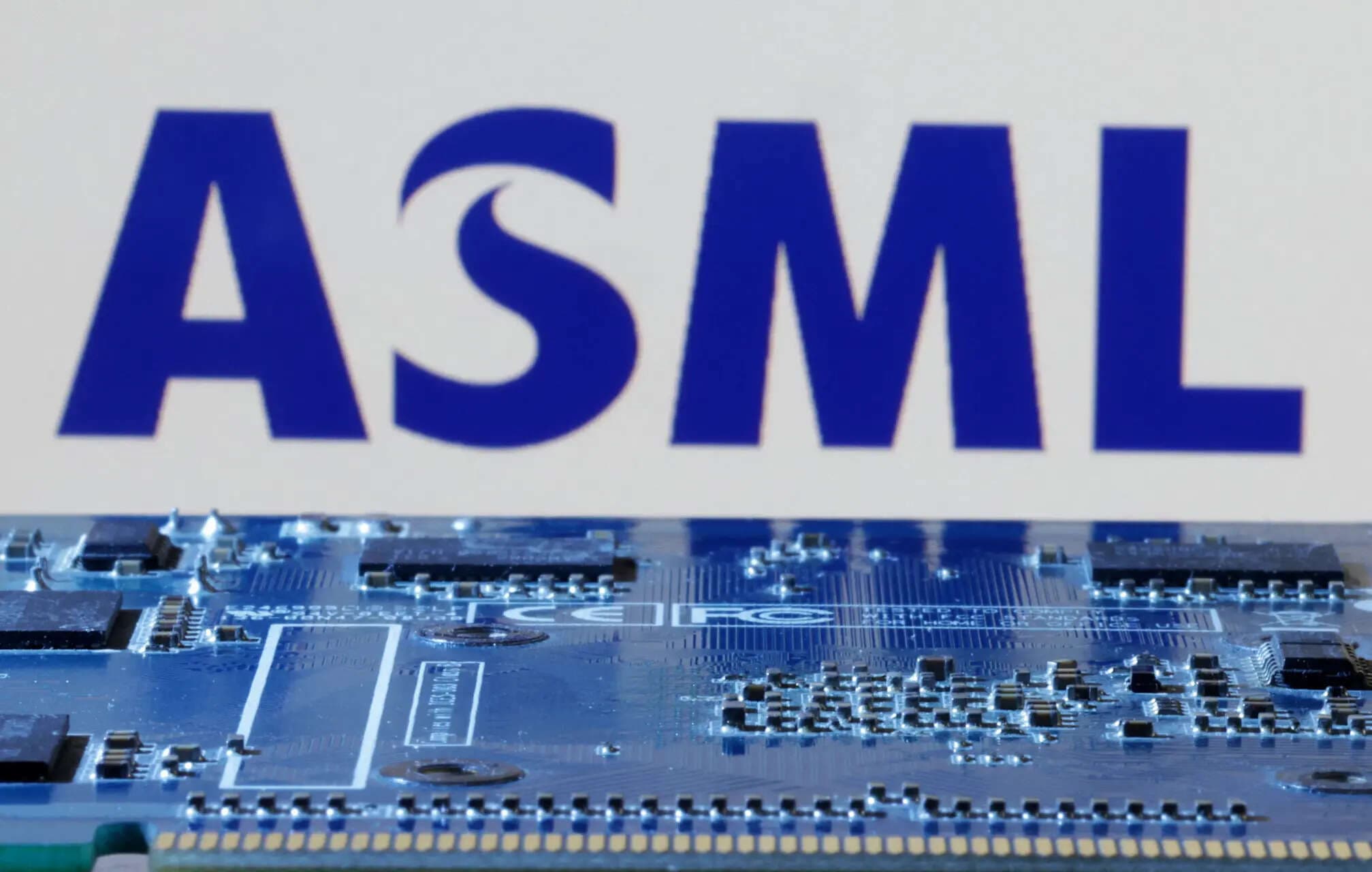 ASML's Chip Tech Dominance Tested by US-China Trade Tensions