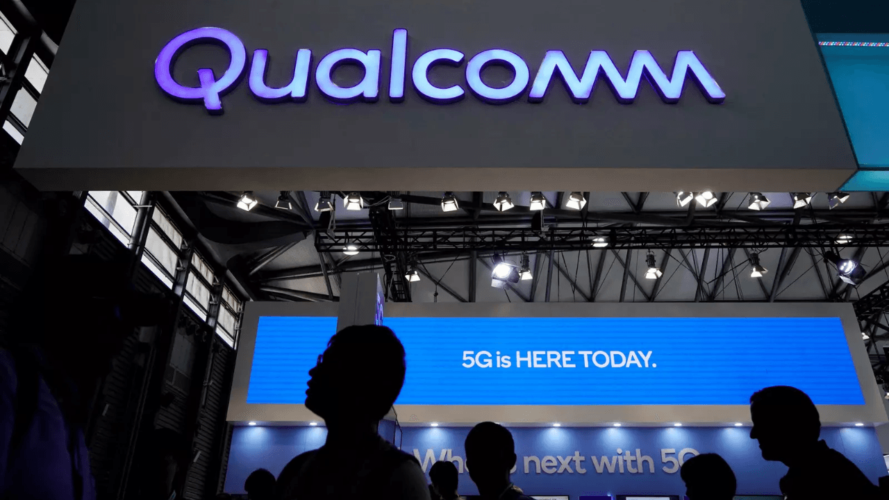 Qualcomm Sees Slump in Quarterly Earnings Amid Apple Revenue Slippage