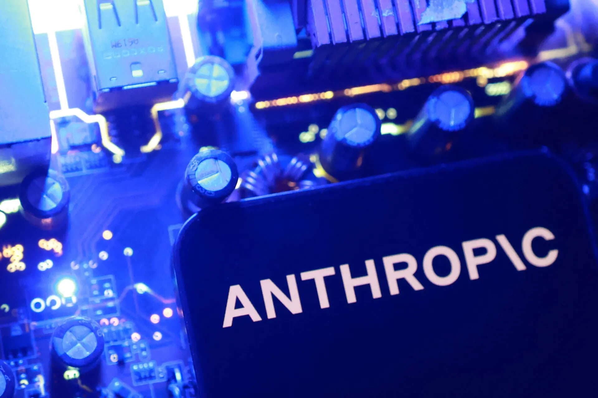 AI Data Centers: Google Backs Anthropic