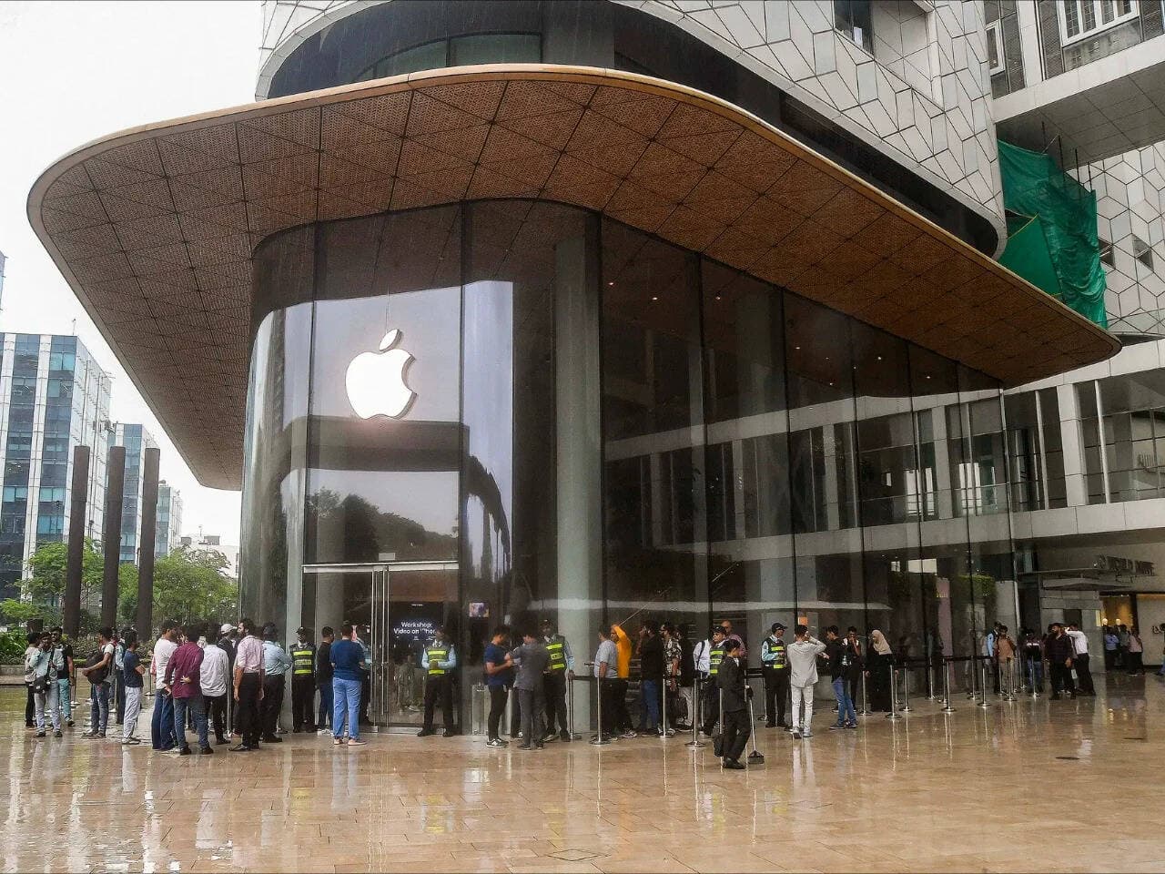 Apple Posts Stronger Than Expected Earnings on Solid Indian iPhone Sales