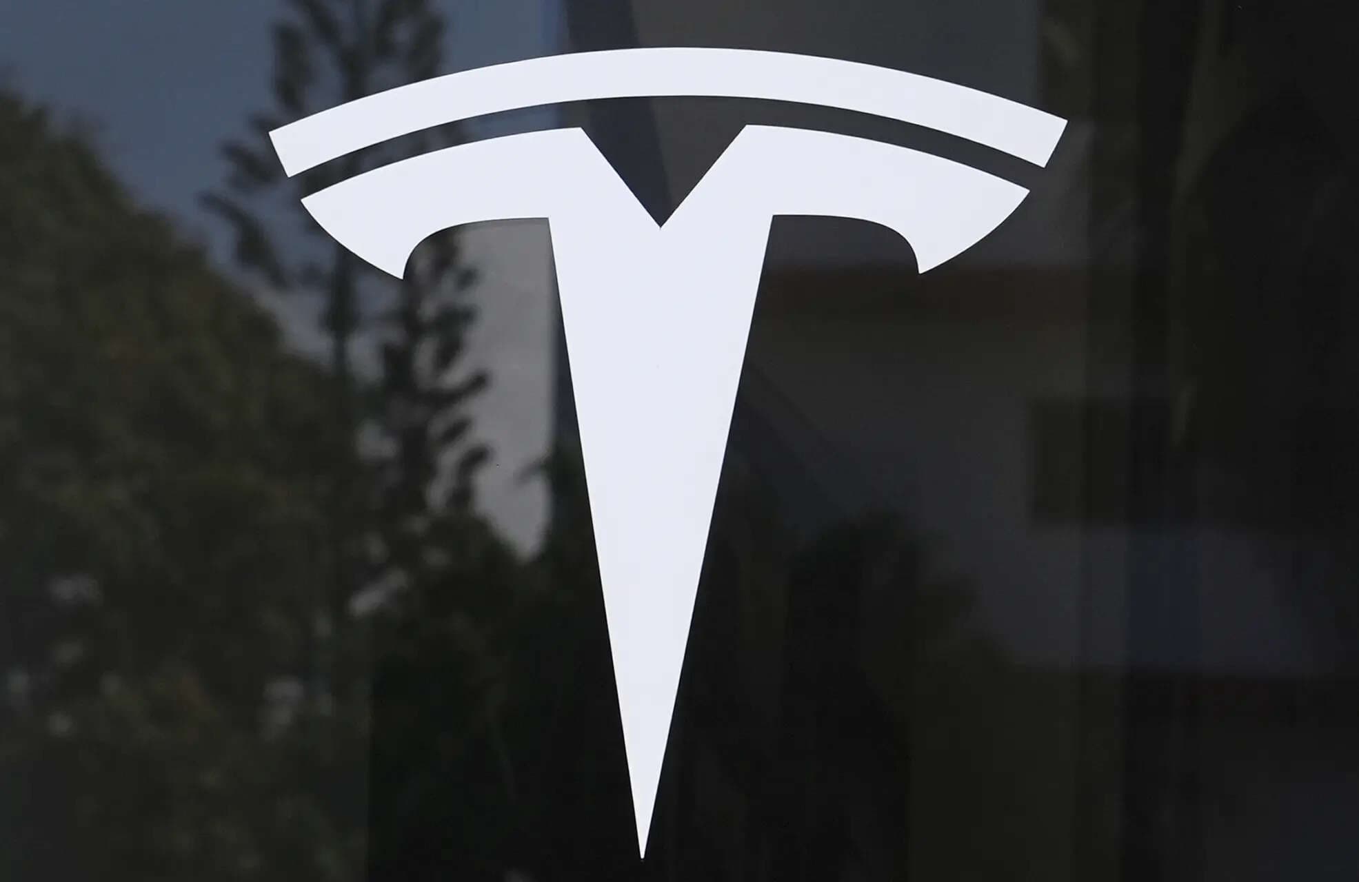 India's Electric Vehicle Sales See Uneven Growth Amid Broader Market Uptick